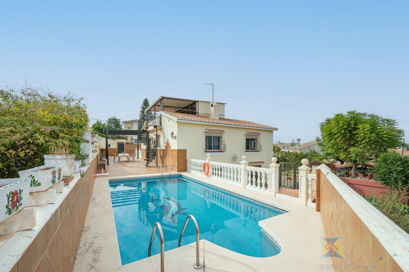 For sale of villa in Alhaurín de la Torre