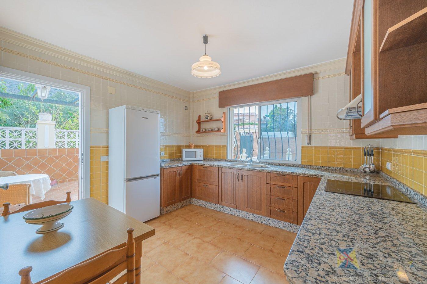 For sale of villa in Alhaurín de la Torre