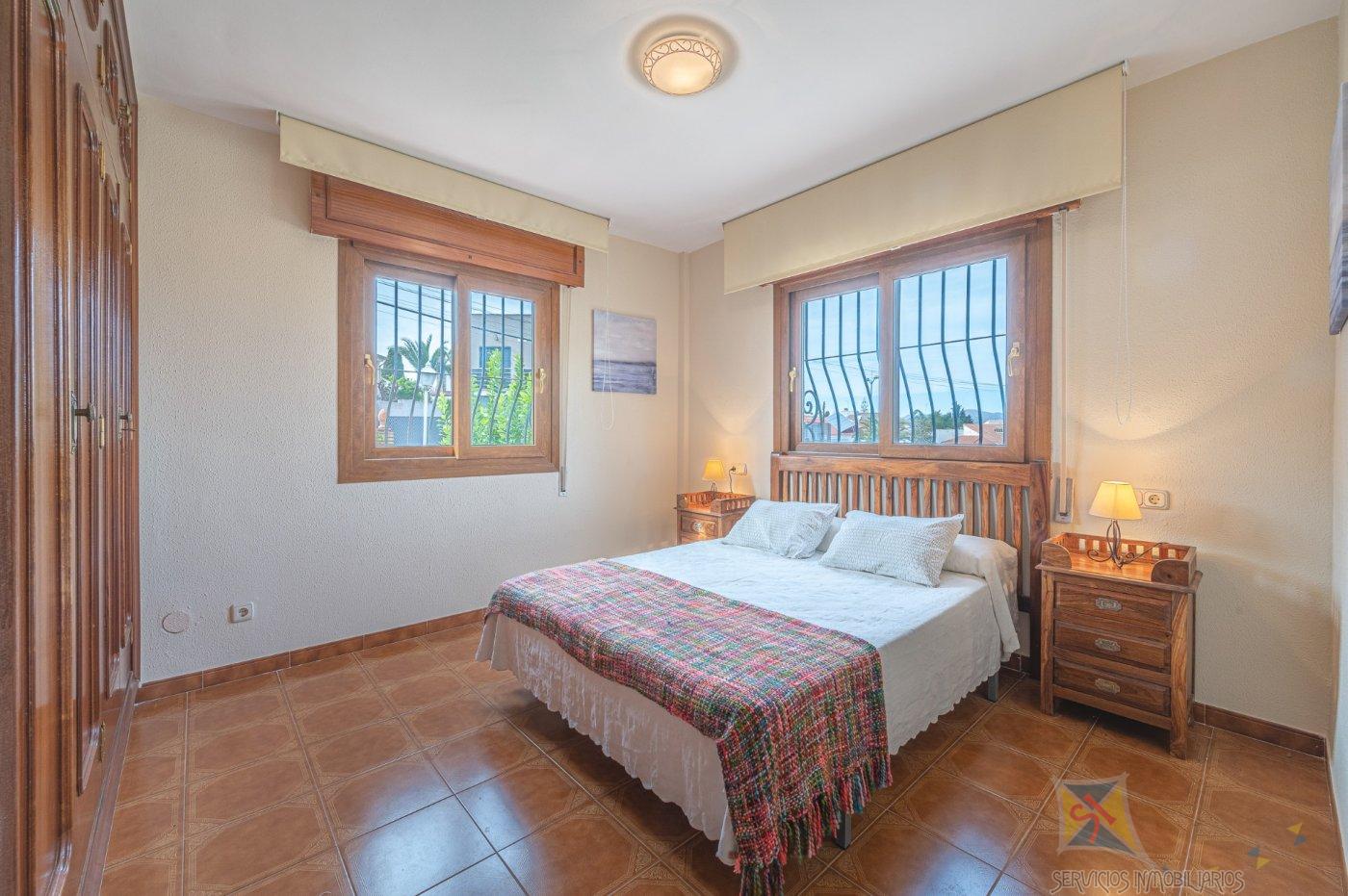 For sale of villa in Alhaurín de la Torre