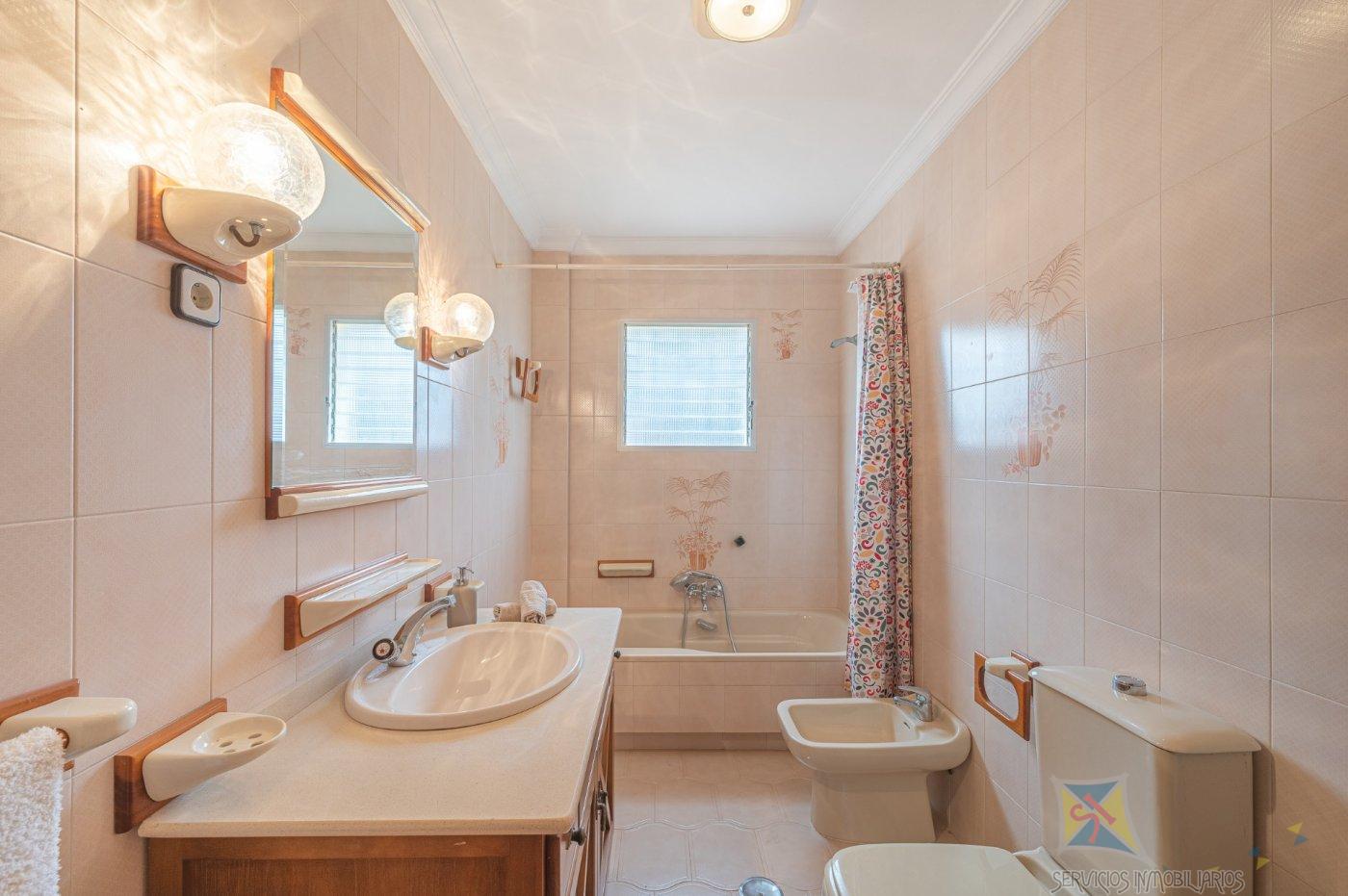 For sale of villa in Alhaurín de la Torre