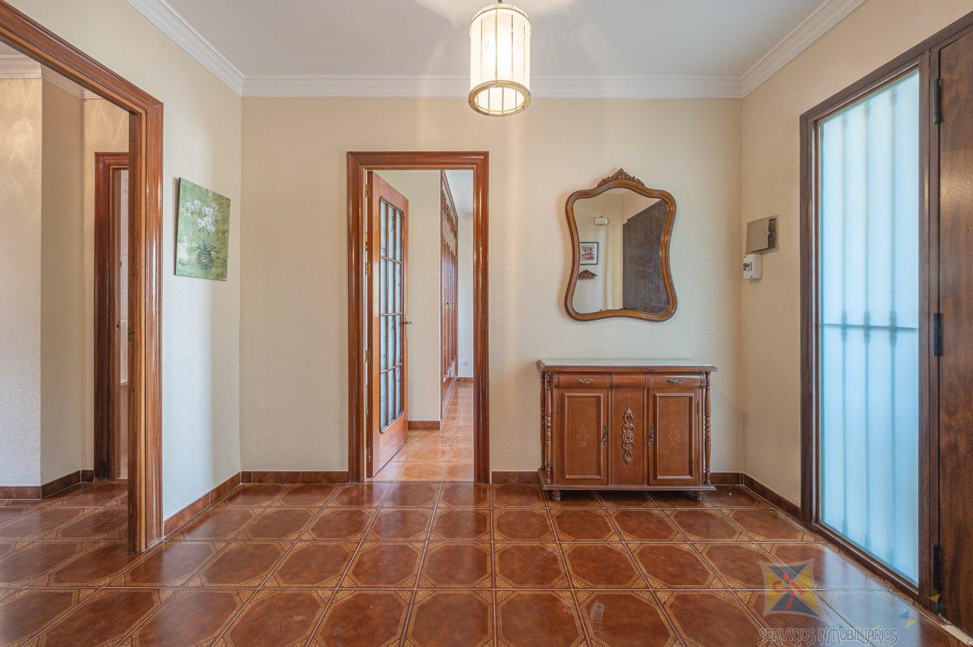 For sale of villa in Alhaurín de la Torre