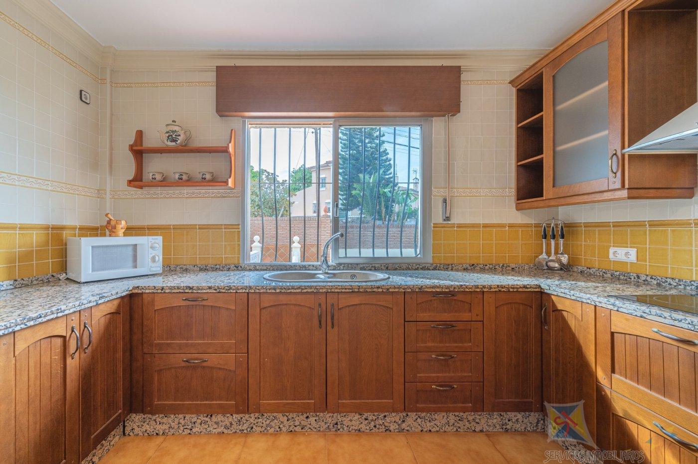 For sale of villa in Alhaurín de la Torre