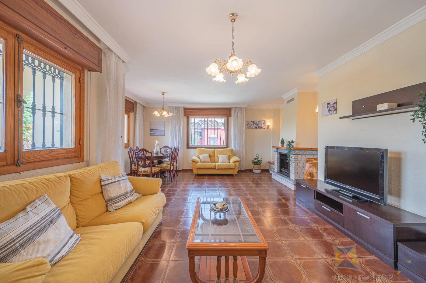 For sale of villa in Alhaurín de la Torre