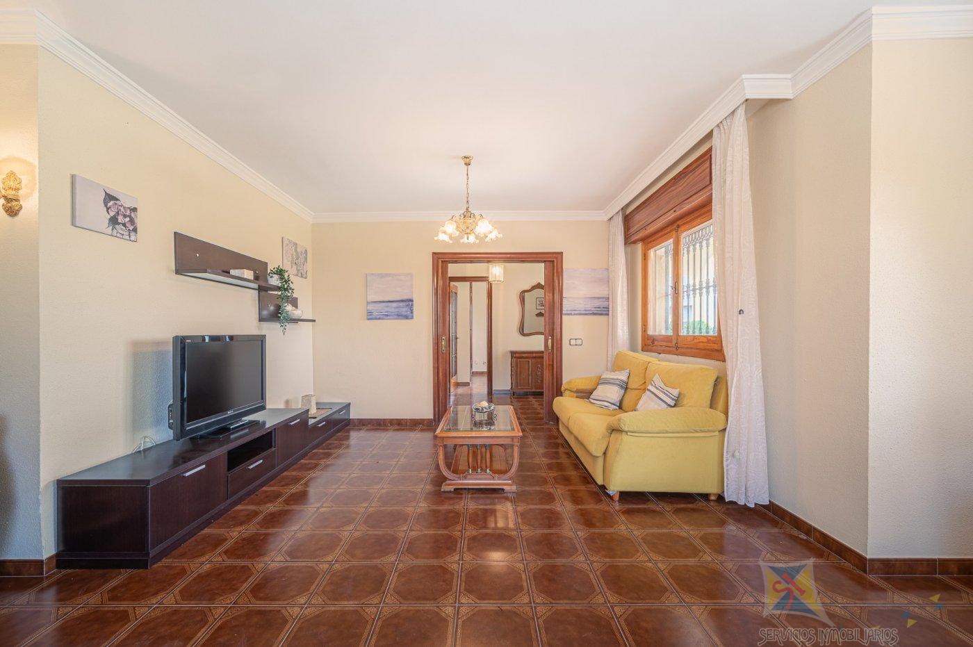 For sale of villa in Alhaurín de la Torre