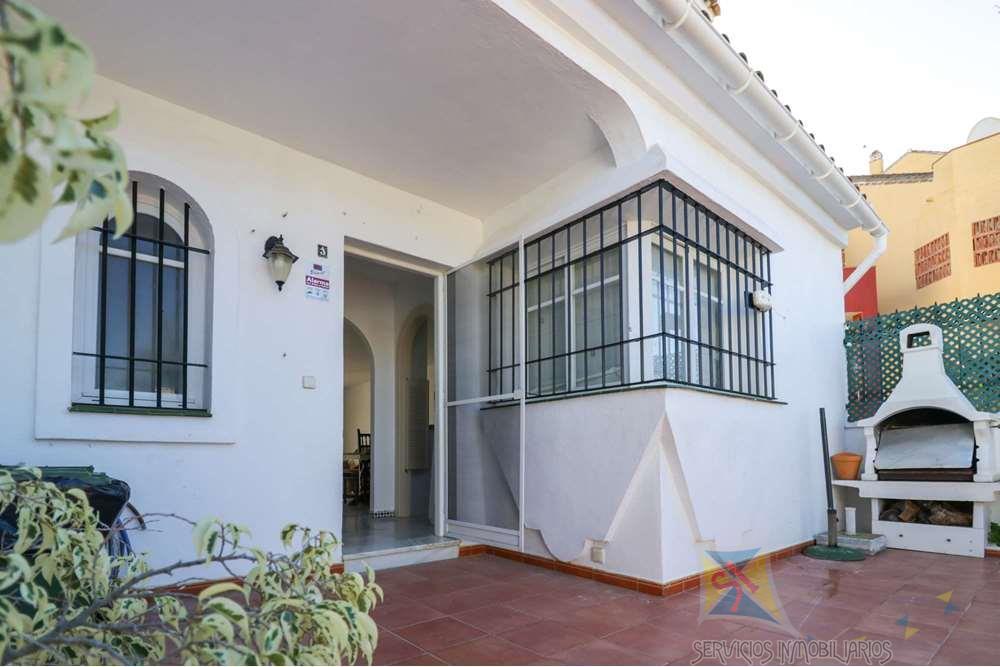 For sale of villa in San Luis de Sabinillas