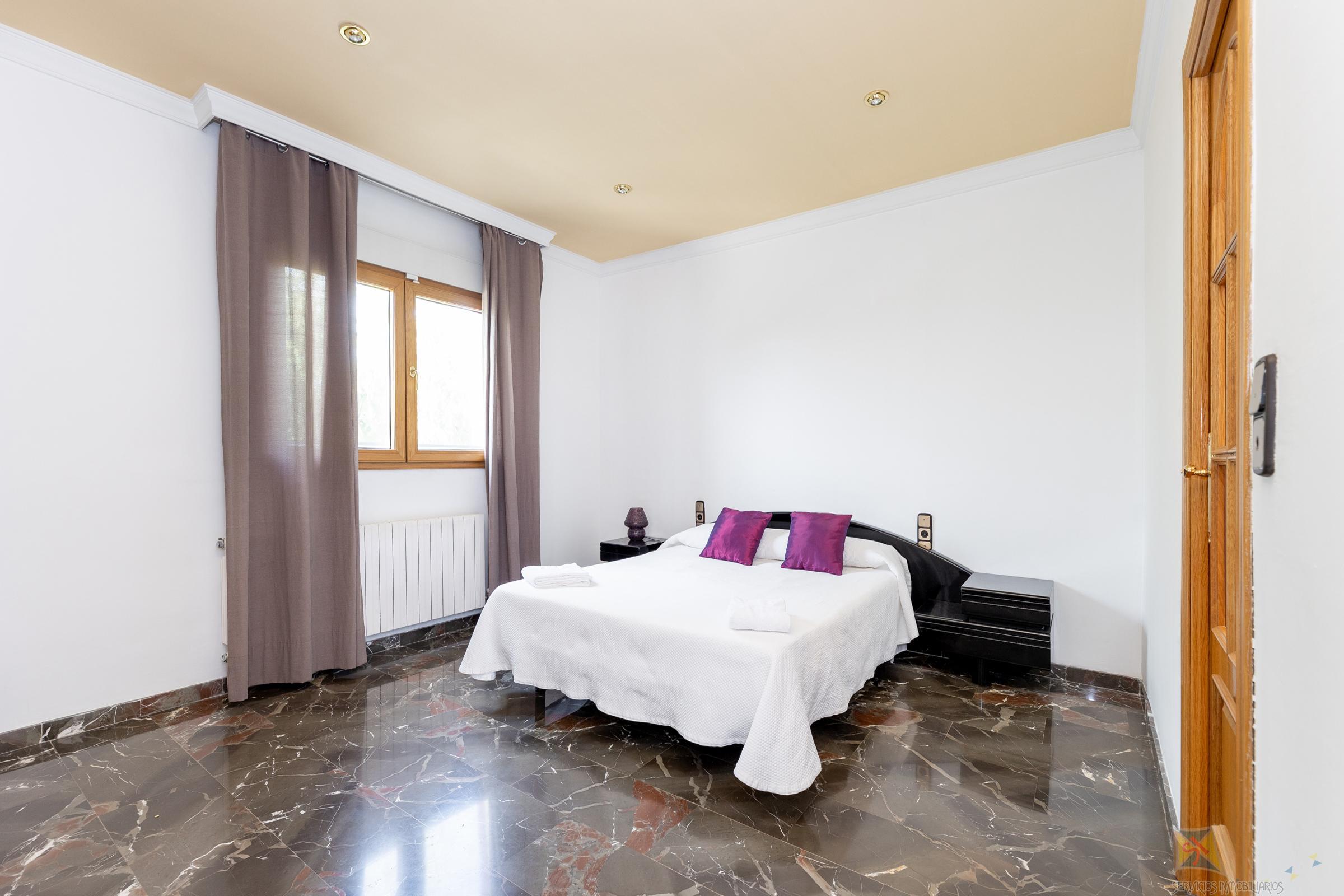 For sale of house in Huetor de Santillan