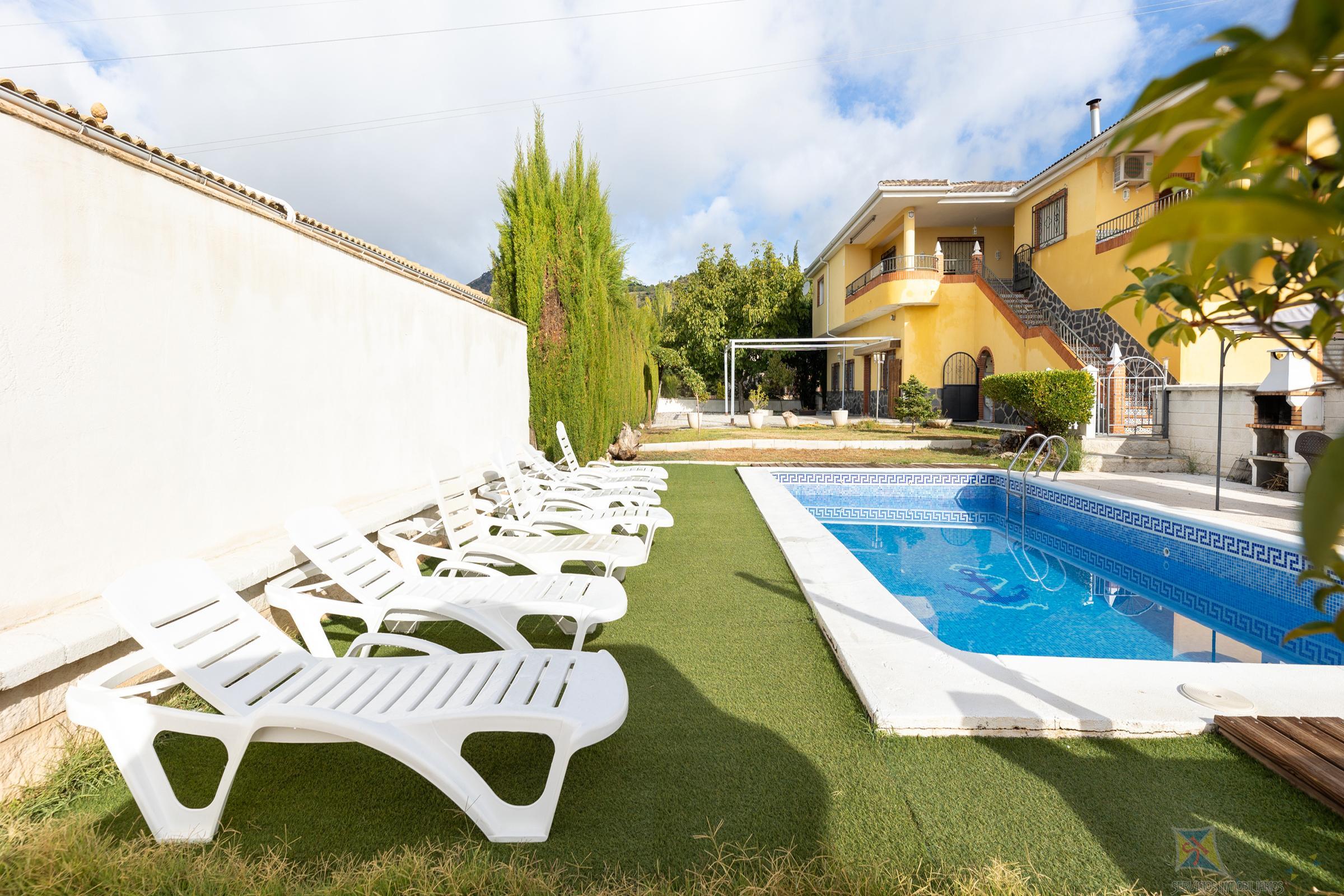 For sale of house in Huetor de Santillan
