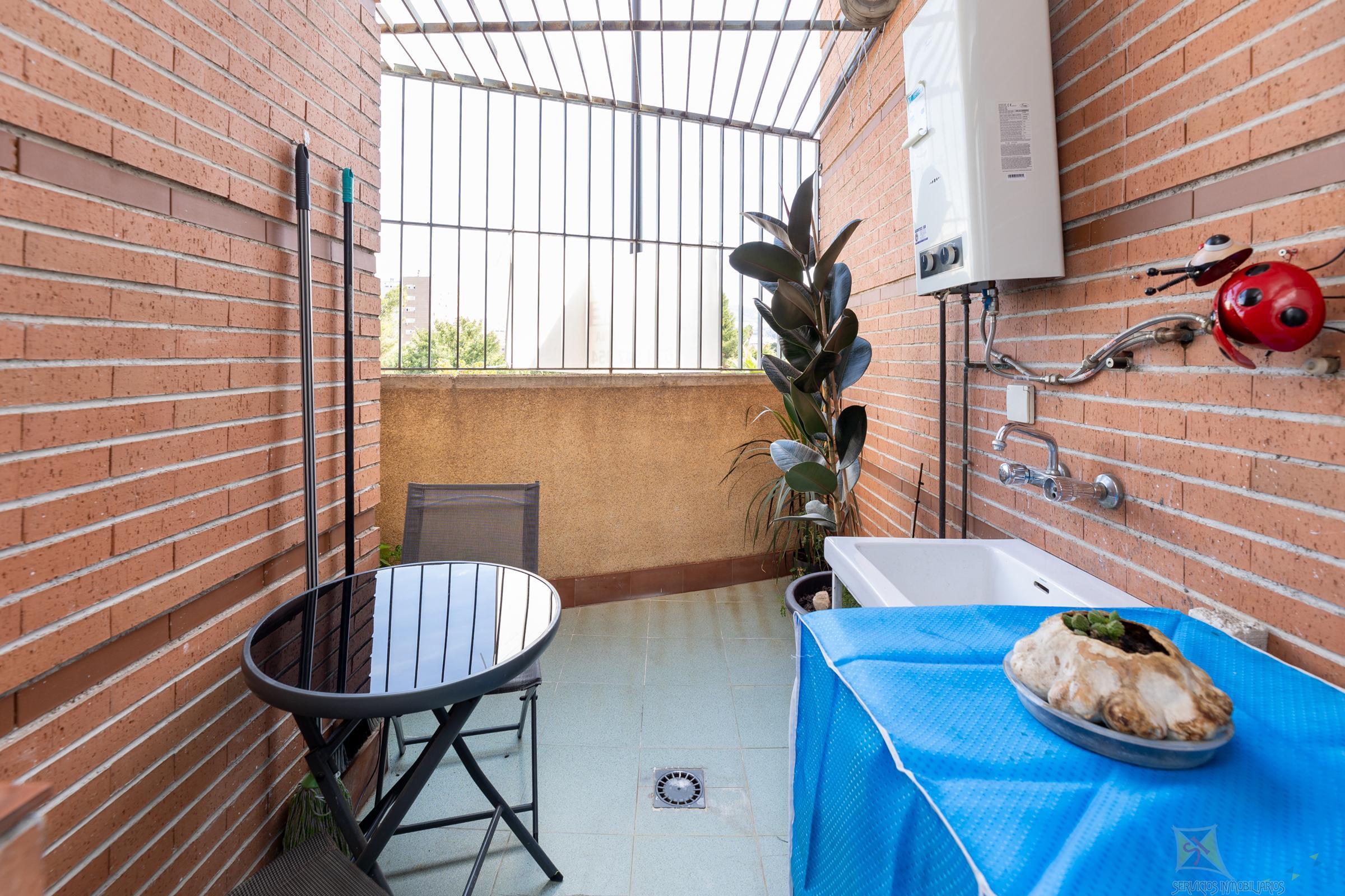 For sale of apartment in Granada