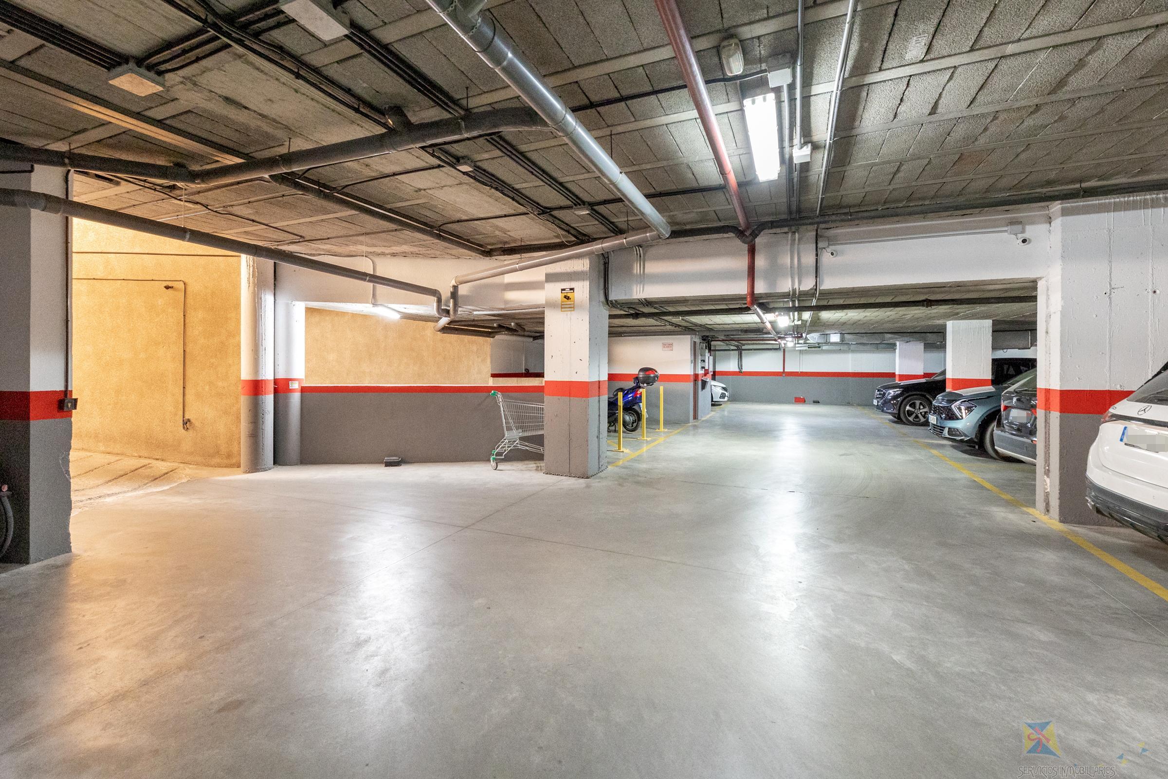 For sale of apartment in Granada