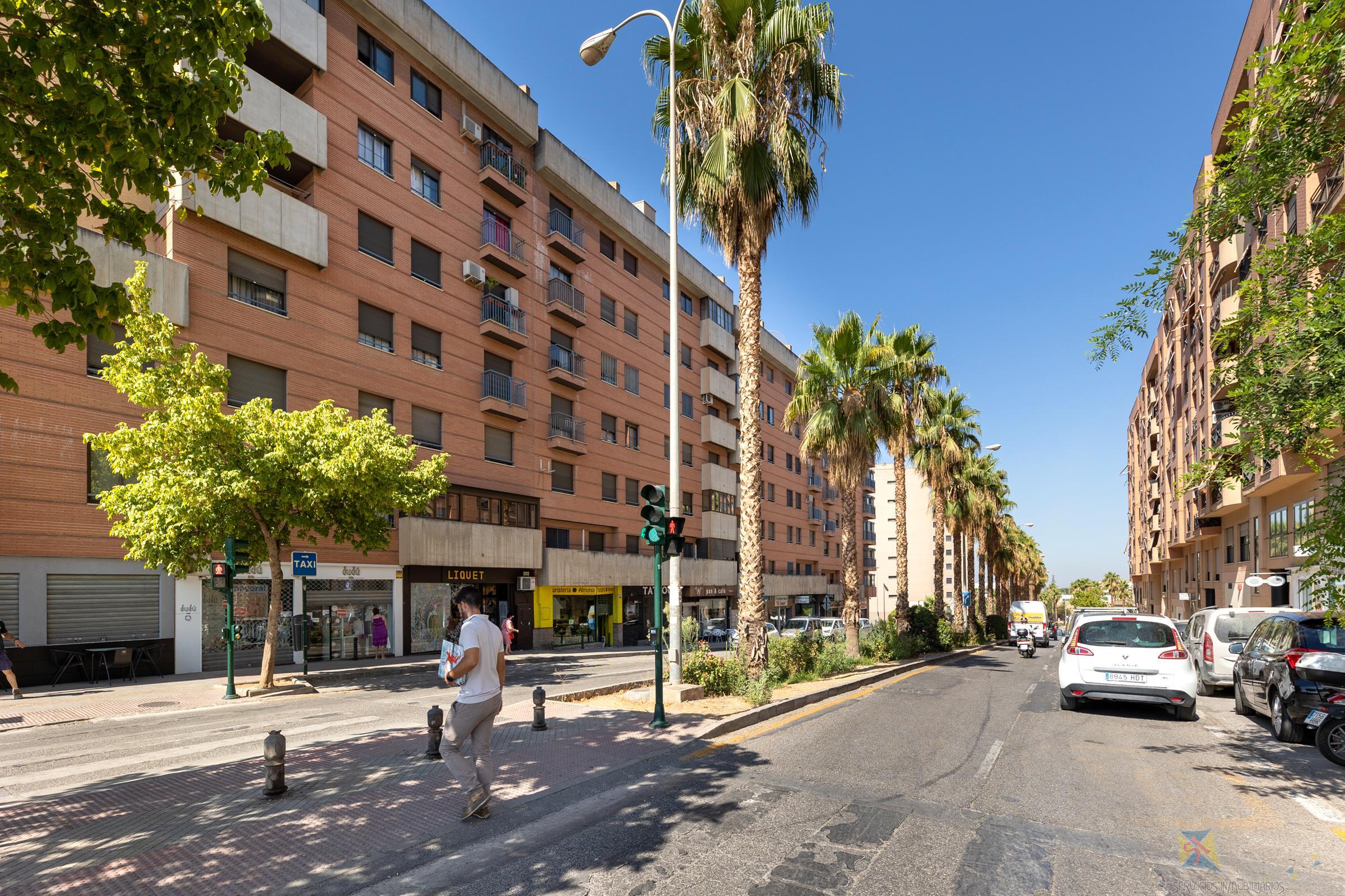 For sale of apartment in Granada