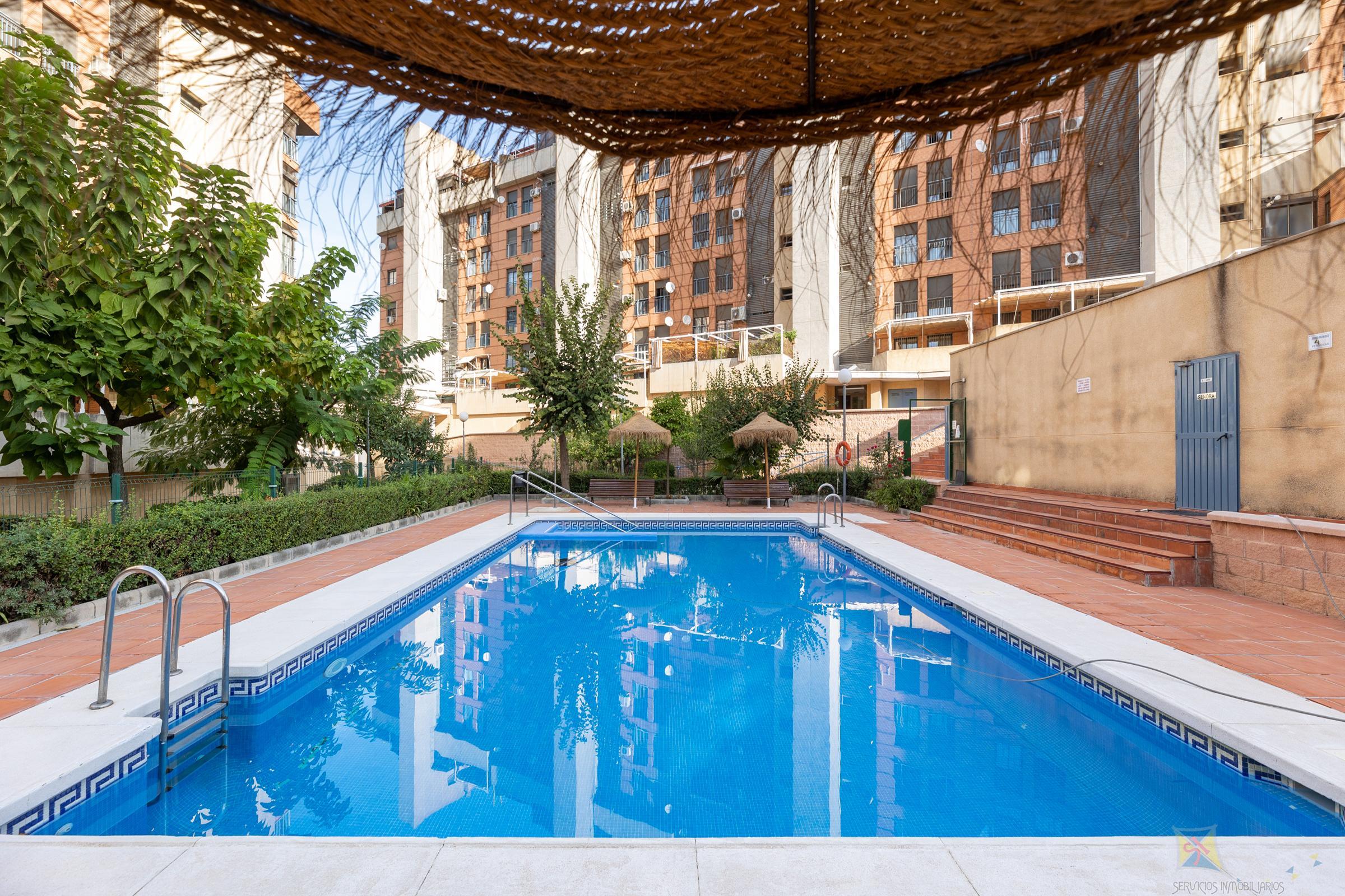 For sale of apartment in Granada