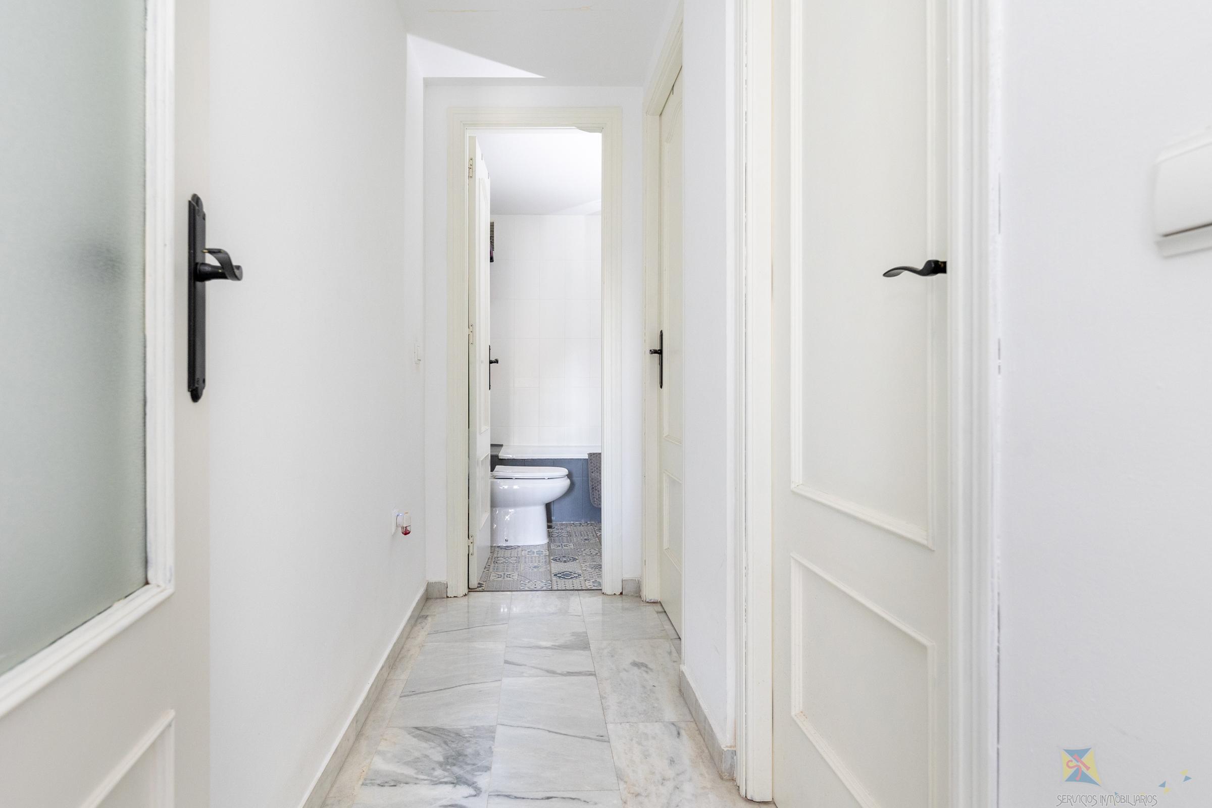 For sale of apartment in Granada