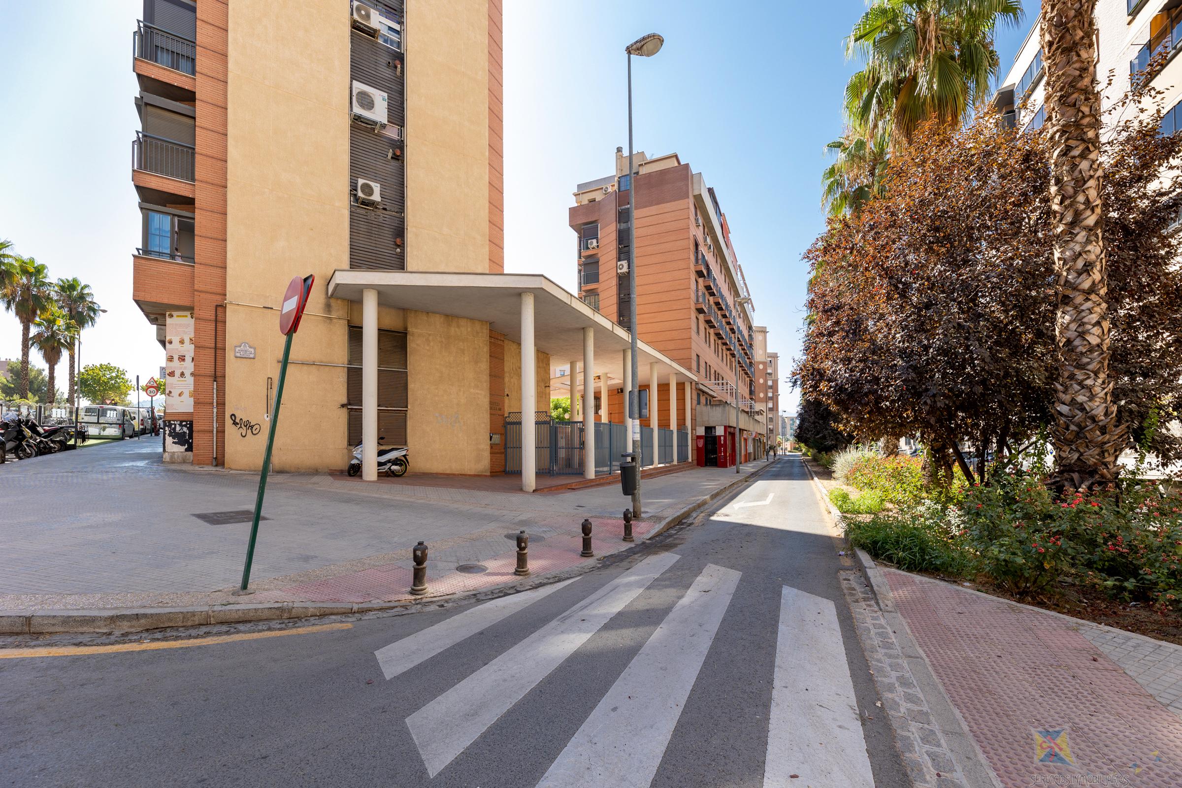 For sale of apartment in Granada