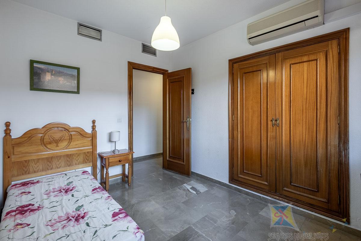 For sale of apartment in Granada