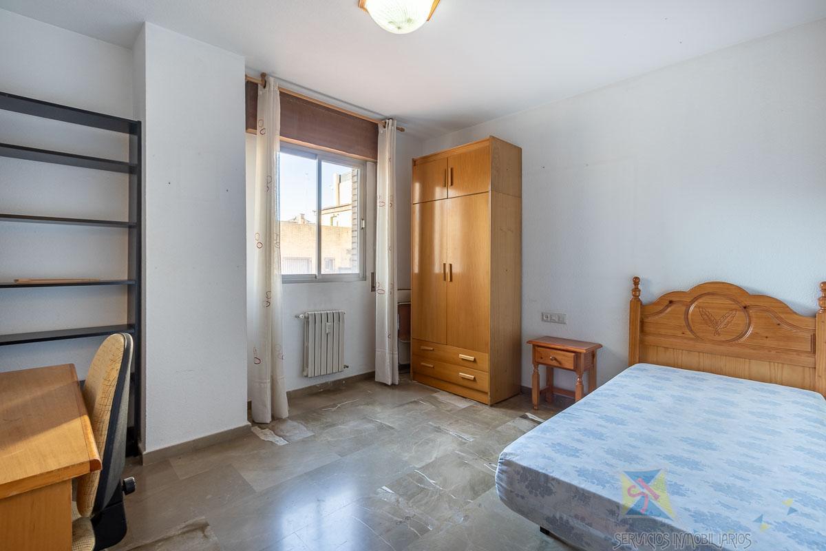 For sale of apartment in Granada