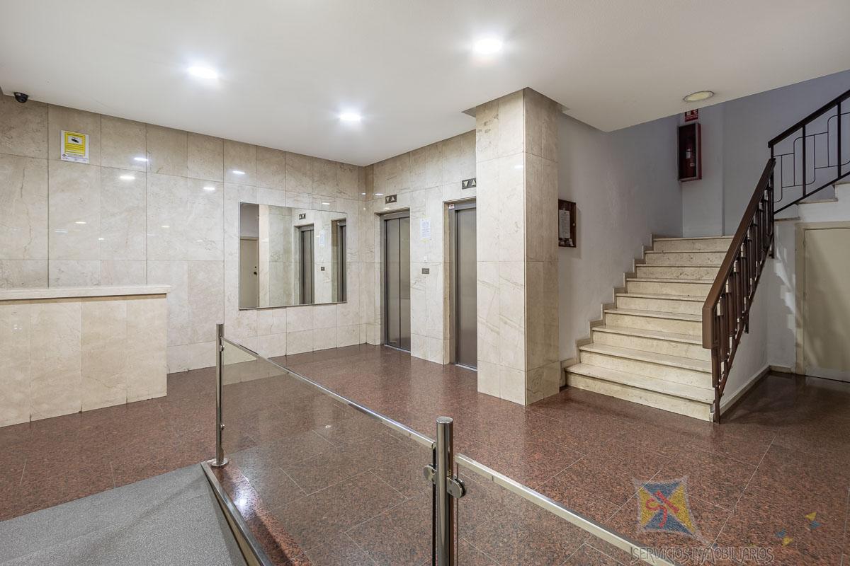 For sale of apartment in Granada