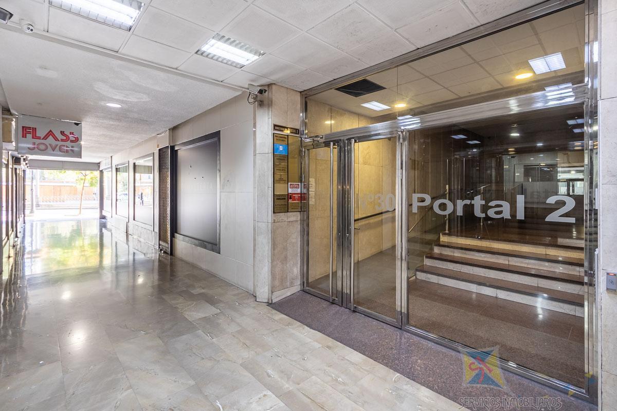 For sale of apartment in Granada