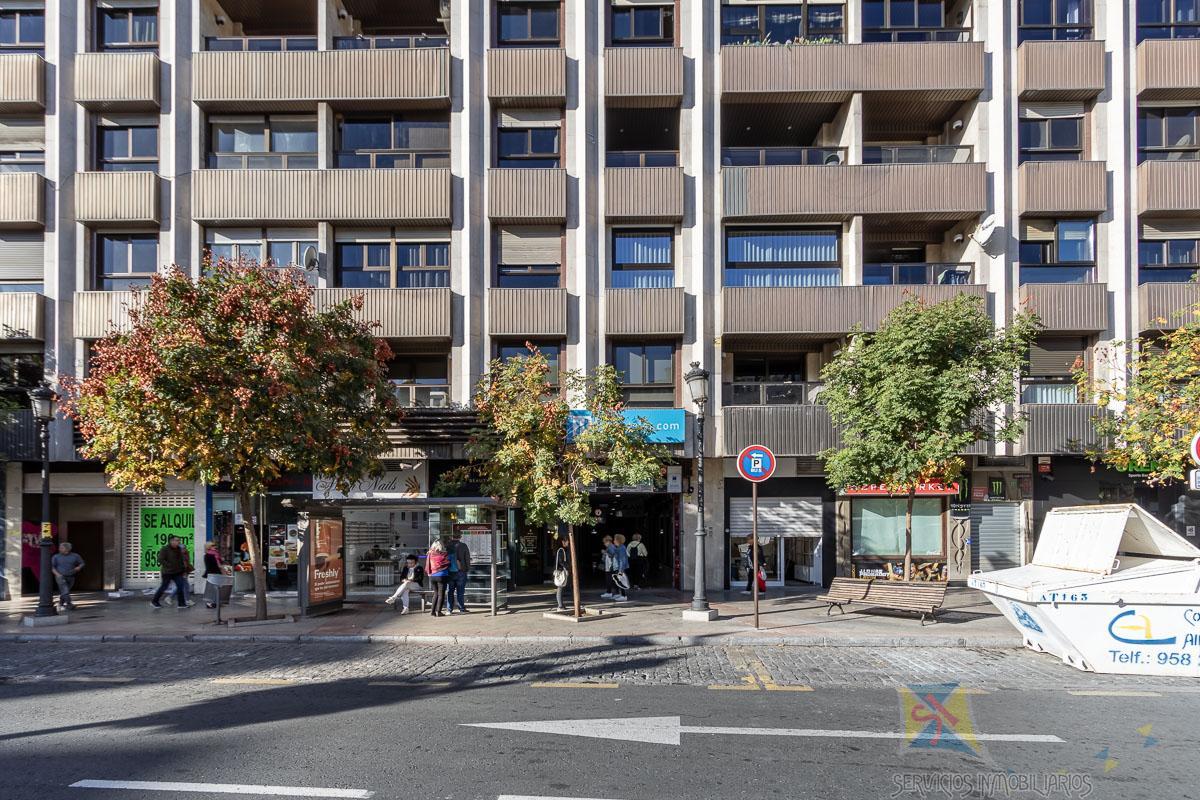 For sale of apartment in Granada