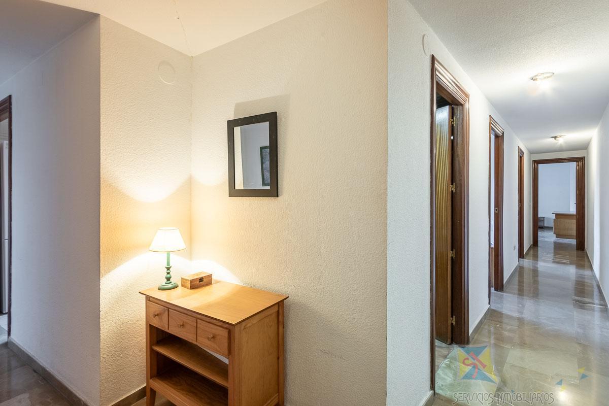 For sale of apartment in Granada