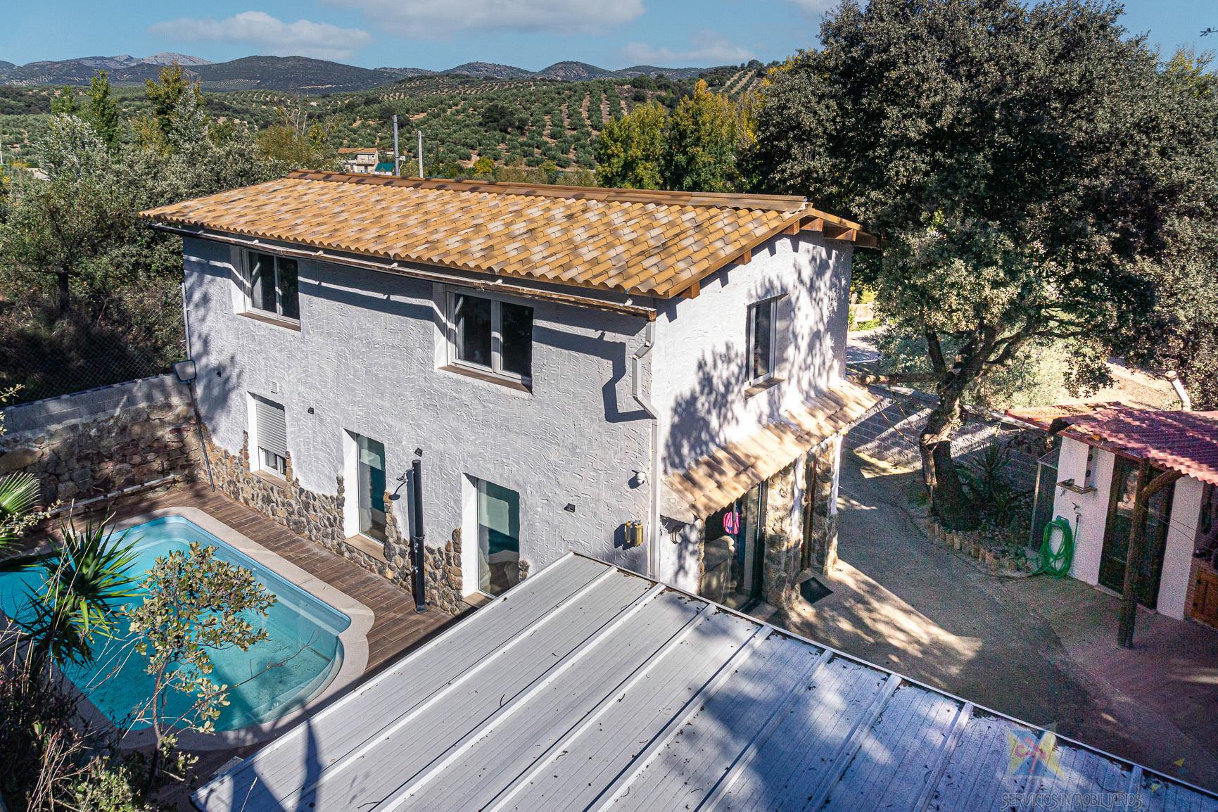 For sale of farmhouse in Castillo de Locubin