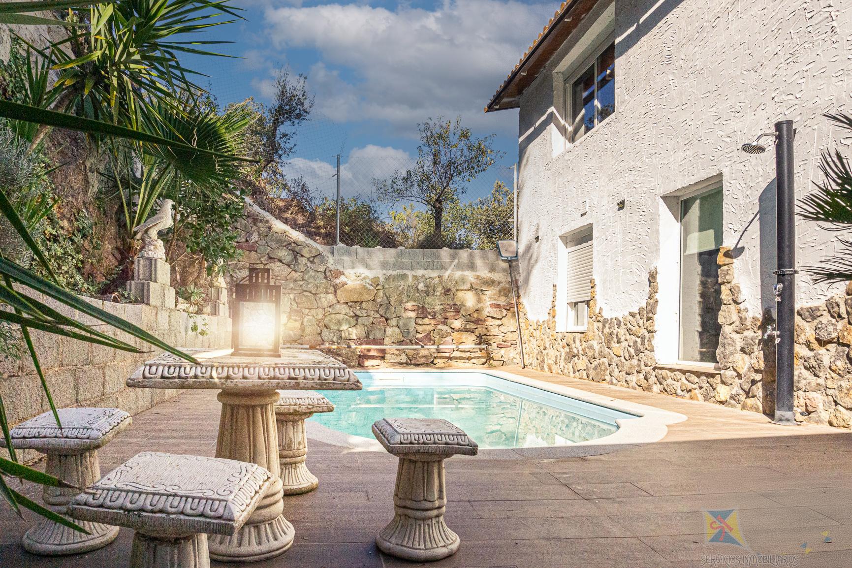 For sale of farmhouse in Castillo de Locubin