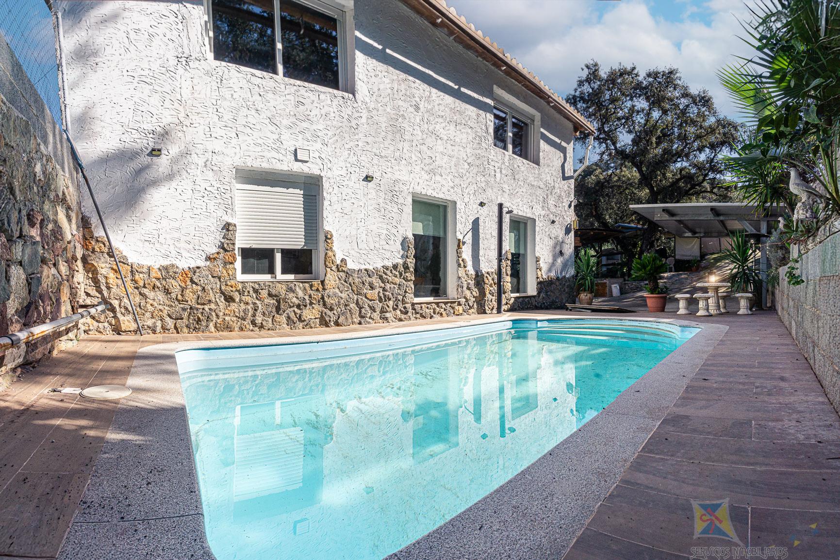 For sale of farmhouse in Castillo de Locubin