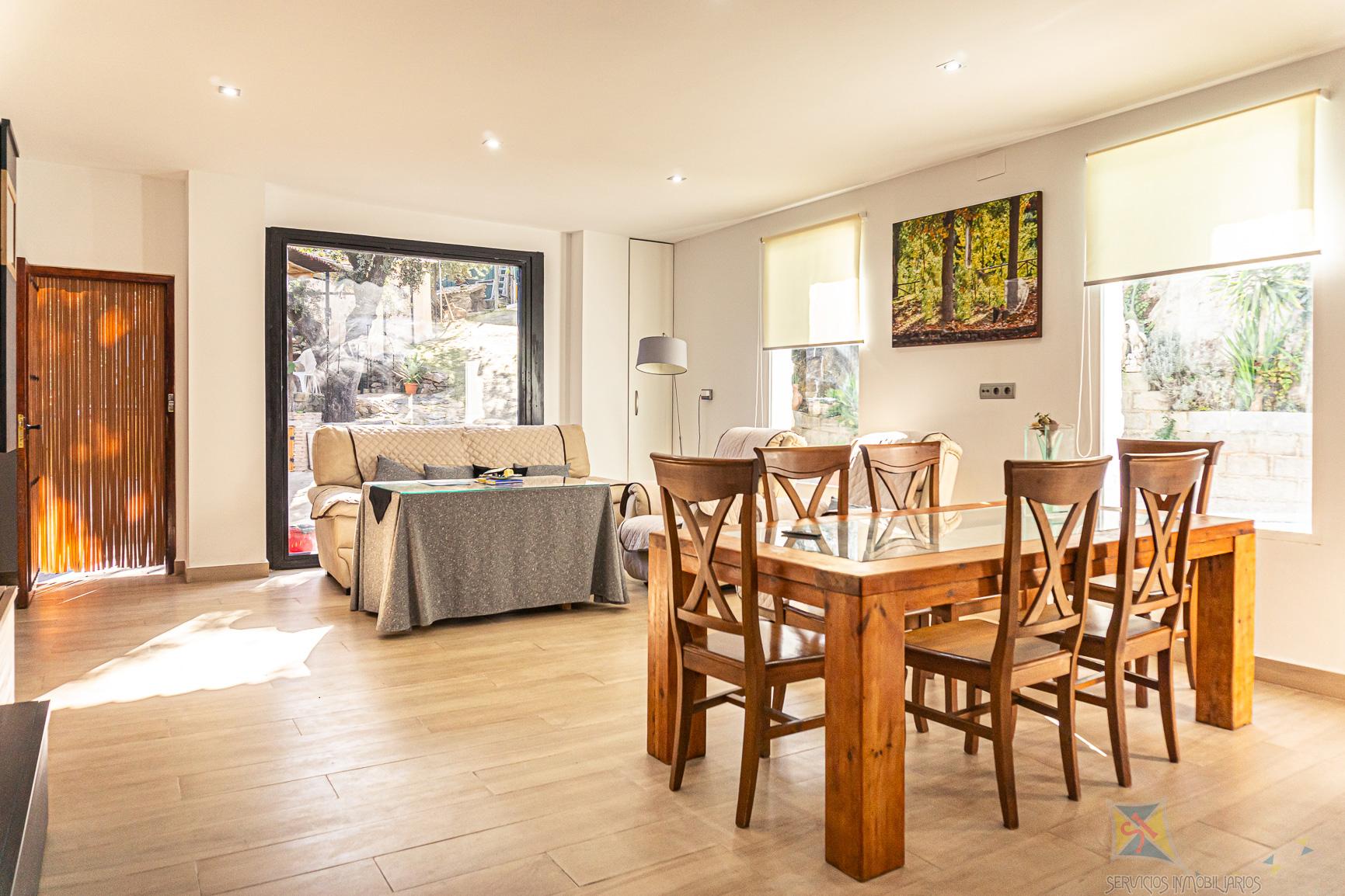For sale of farmhouse in Castillo de Locubin