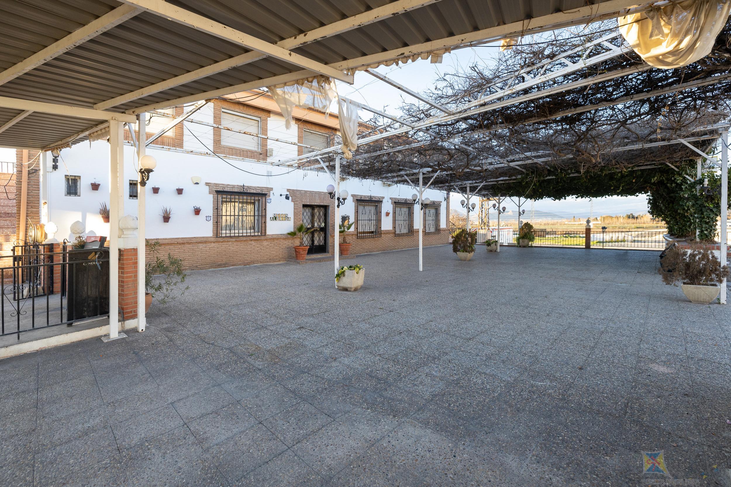 For sale of commercial in Granada