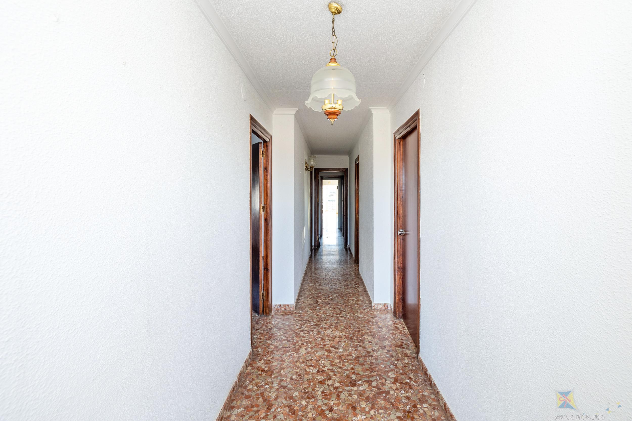 For sale of commercial in Granada