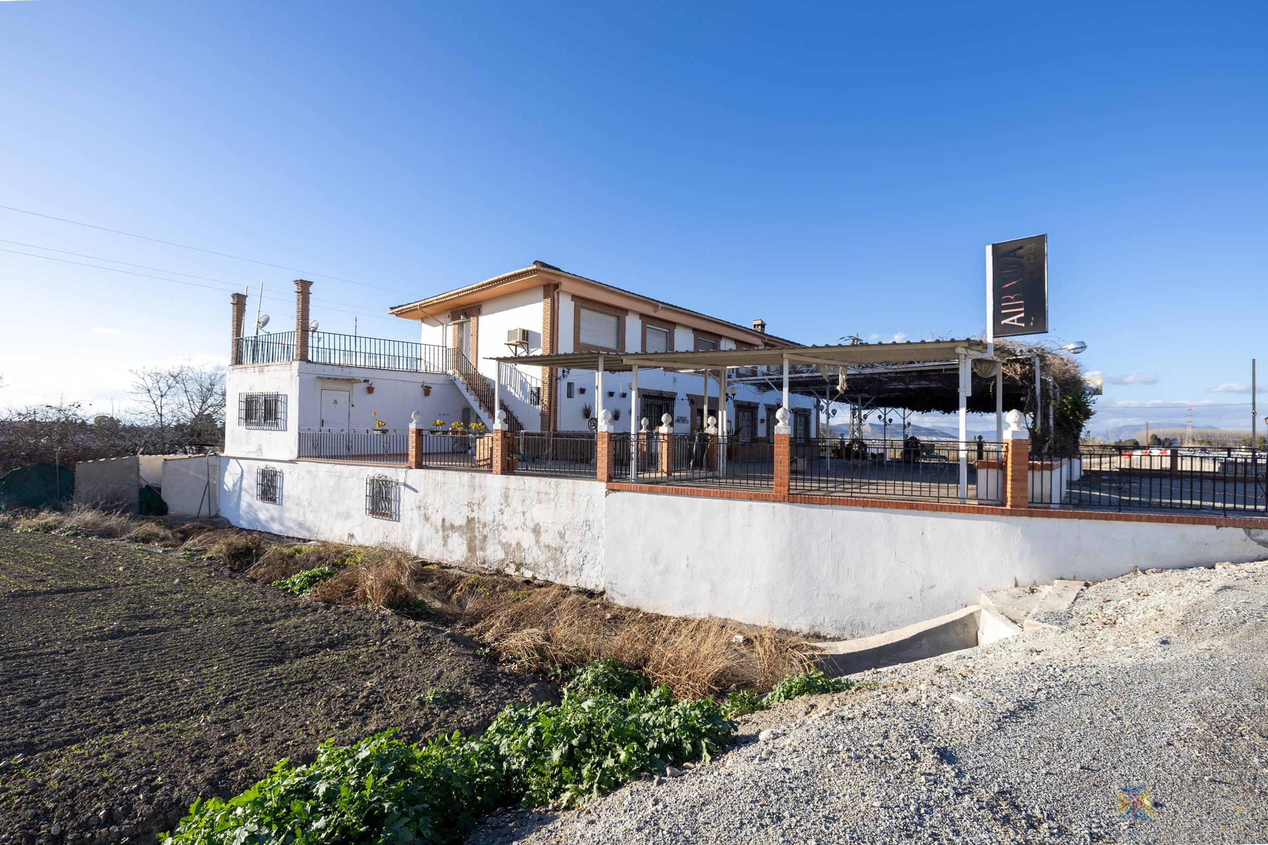 For sale of commercial in Granada