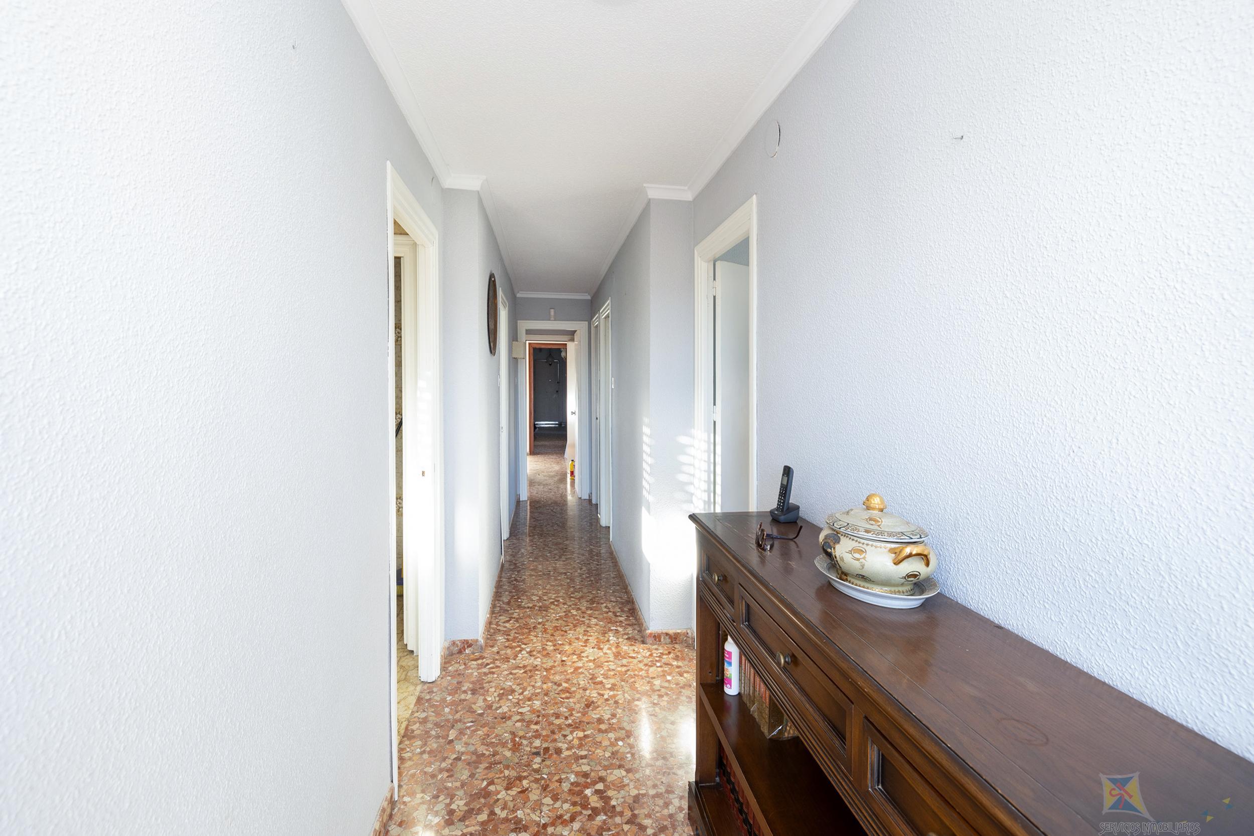 For sale of commercial in Granada