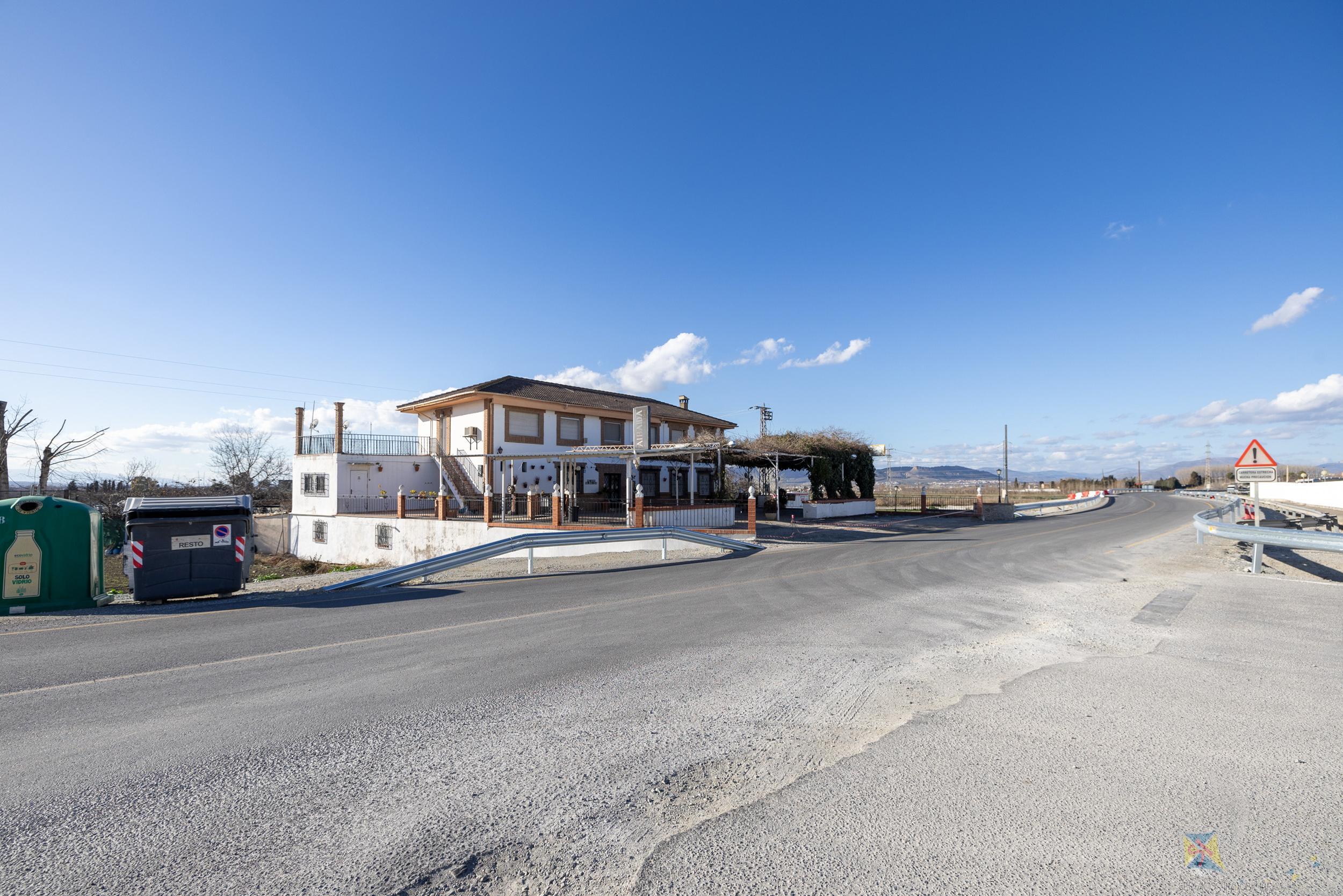 For sale of commercial in Granada
