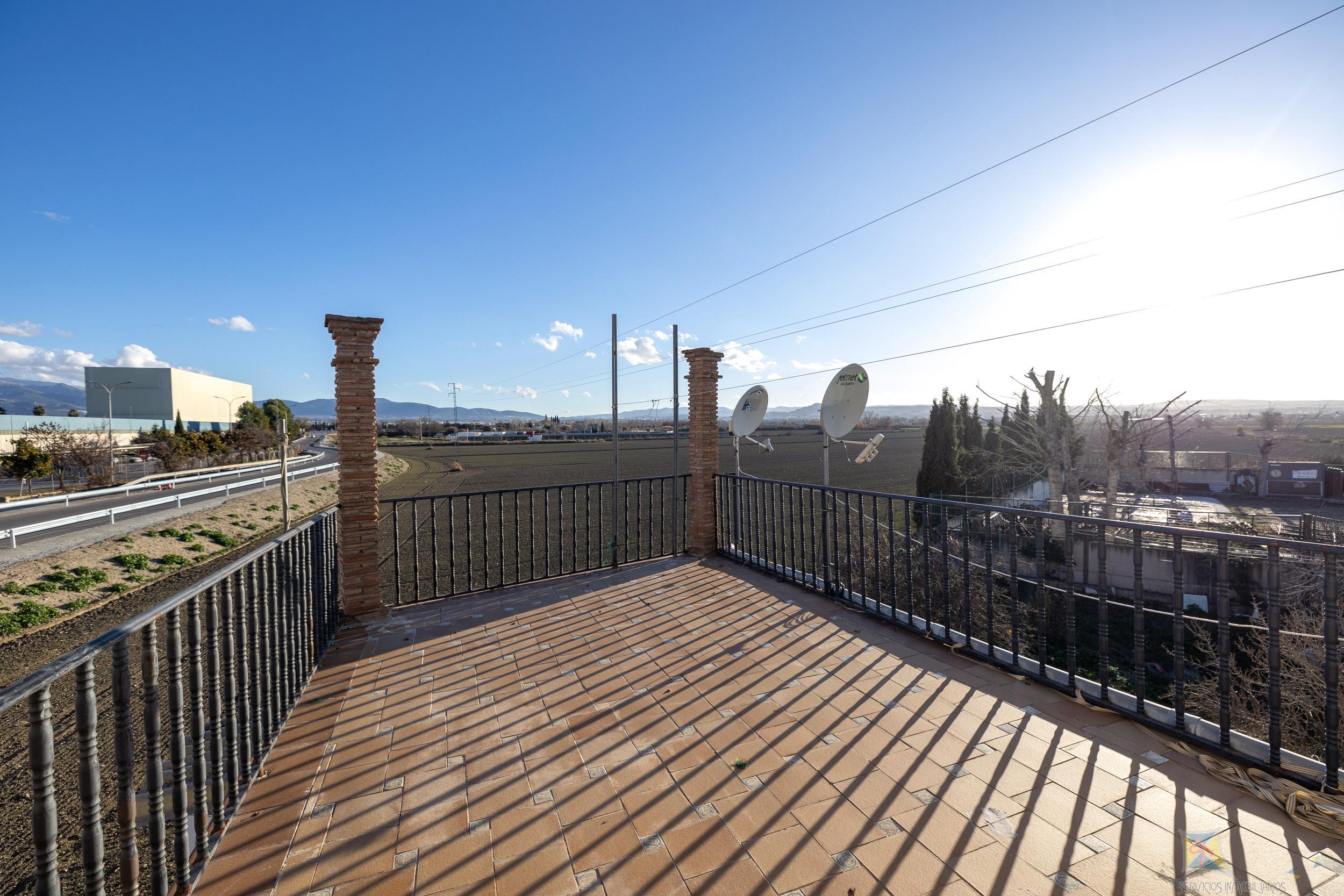 For sale of commercial in Granada