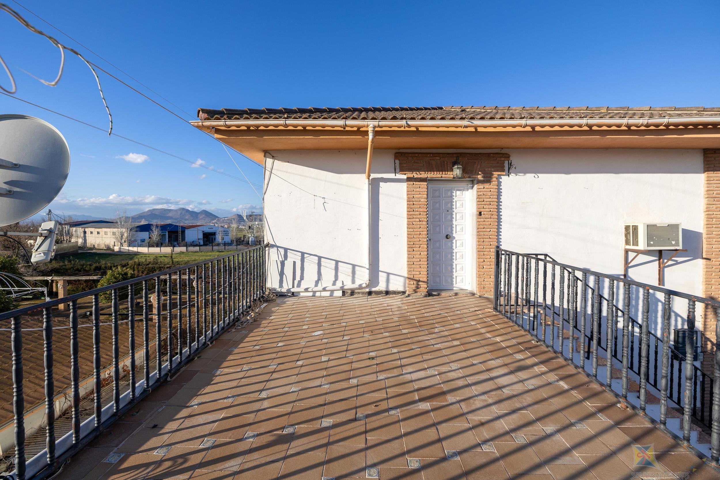For sale of commercial in Granada