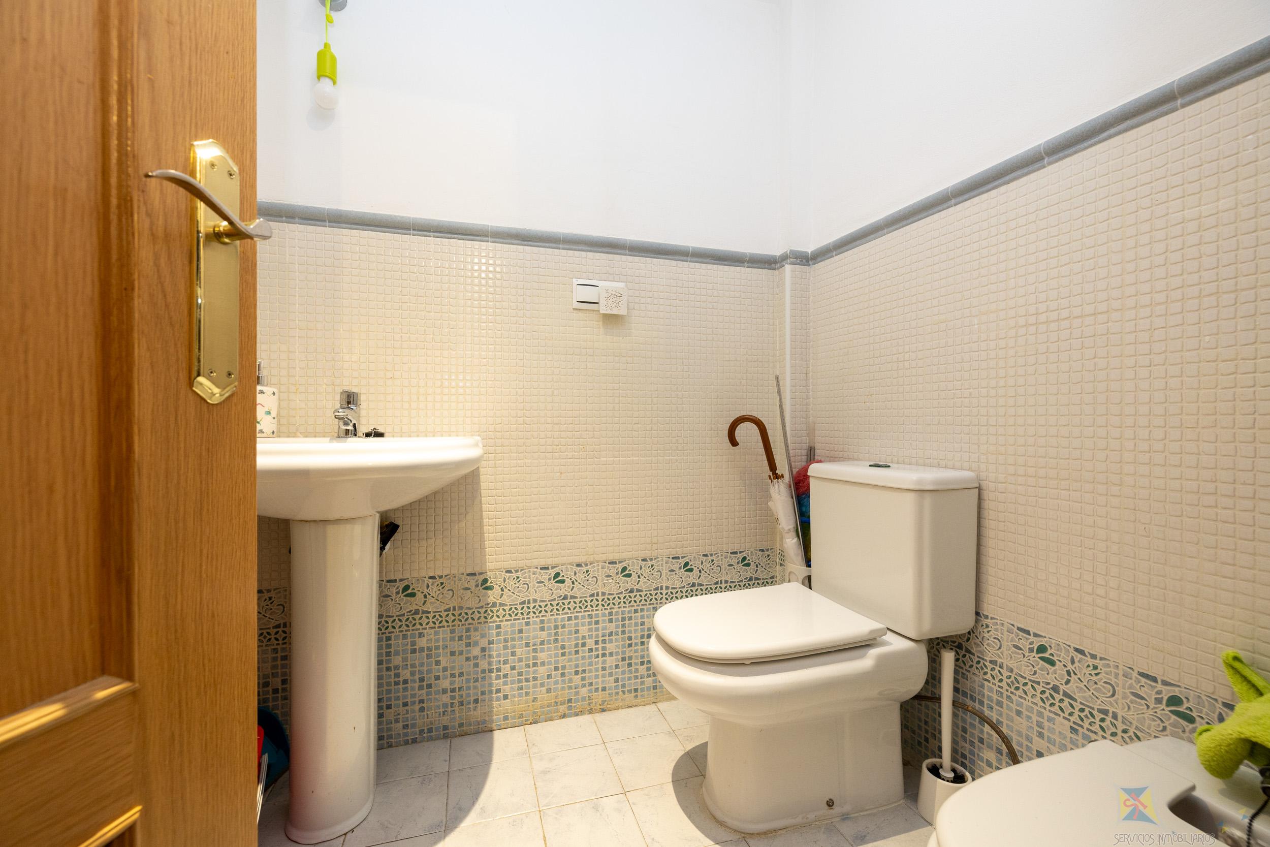 For sale of house in Granada