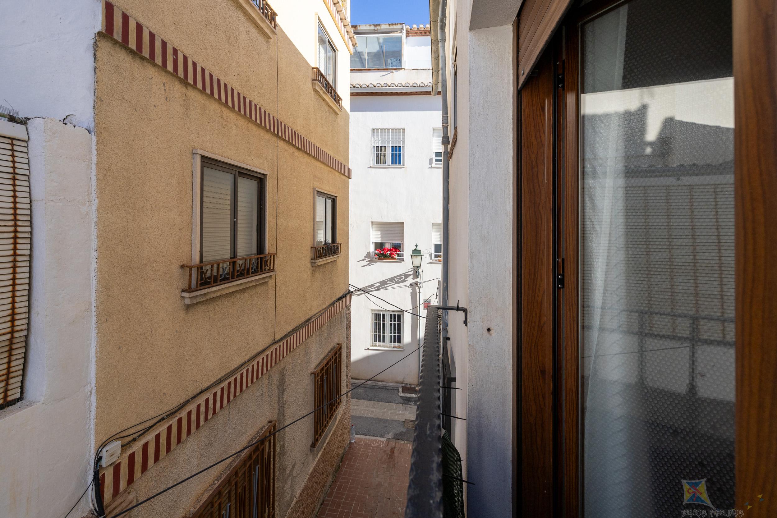 For sale of house in Granada