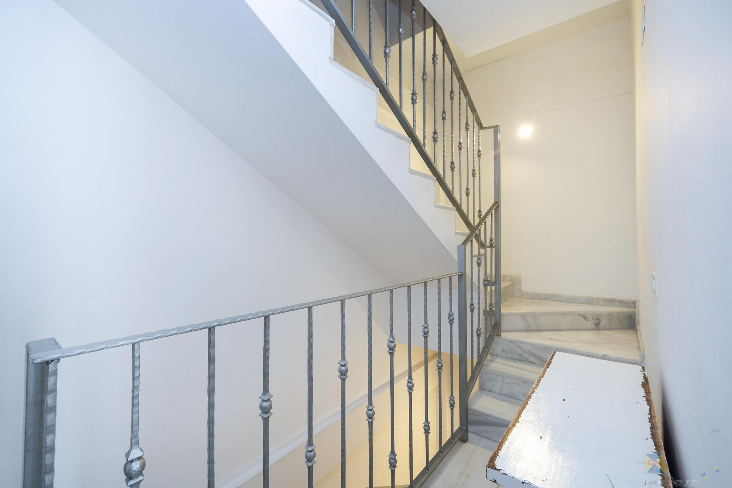 For sale of house in Granada
