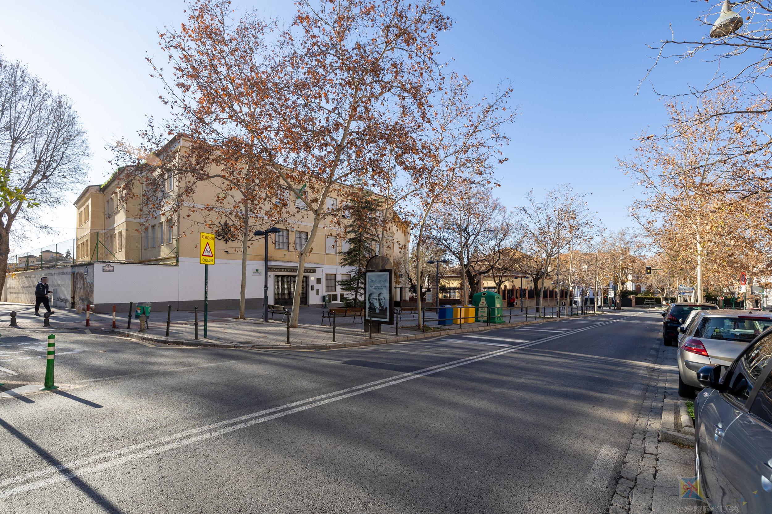For sale of house in Granada