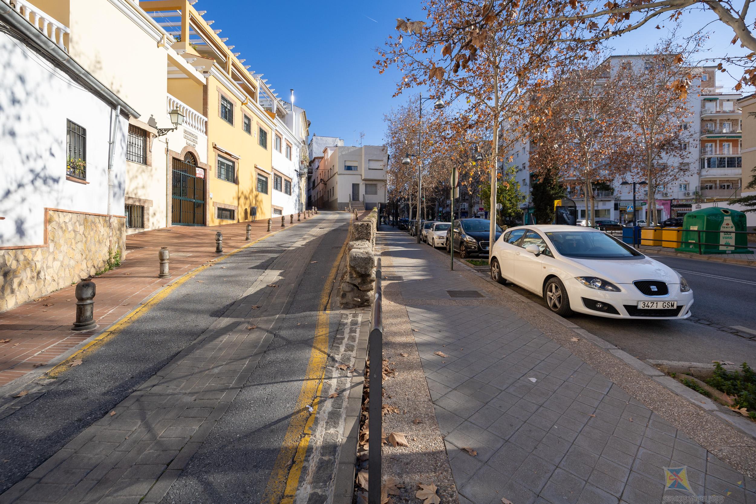 For sale of house in Granada