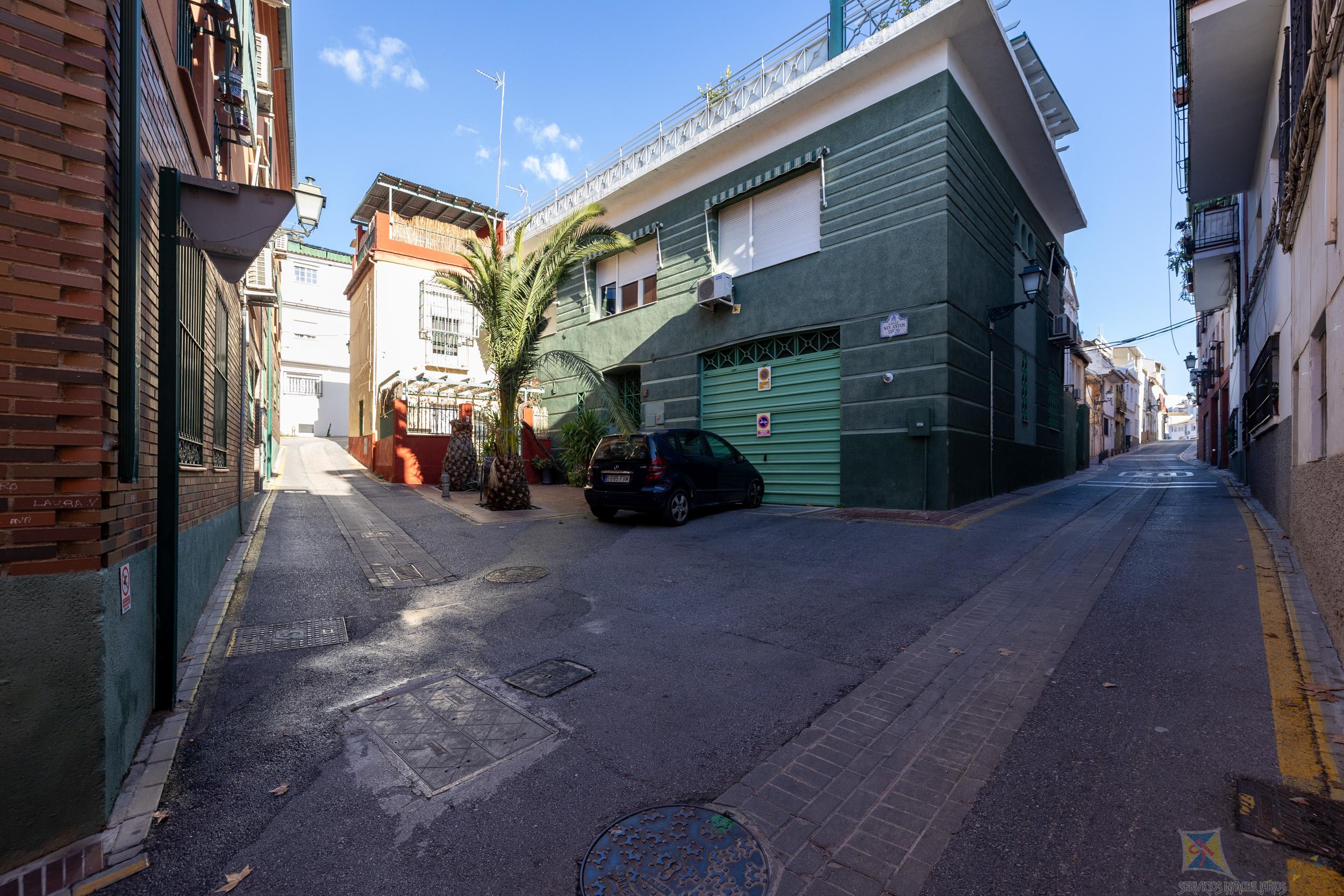 For sale of house in Granada