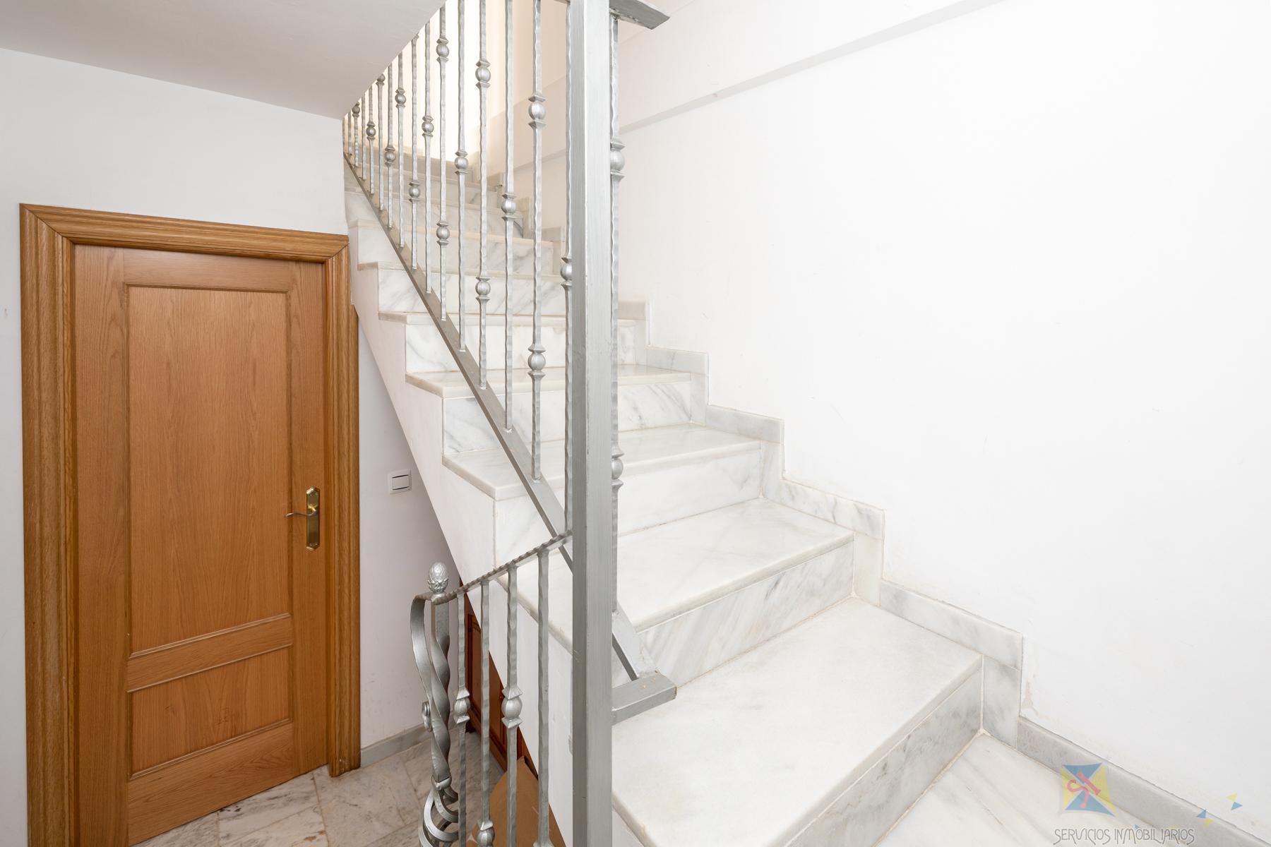For sale of house in Granada
