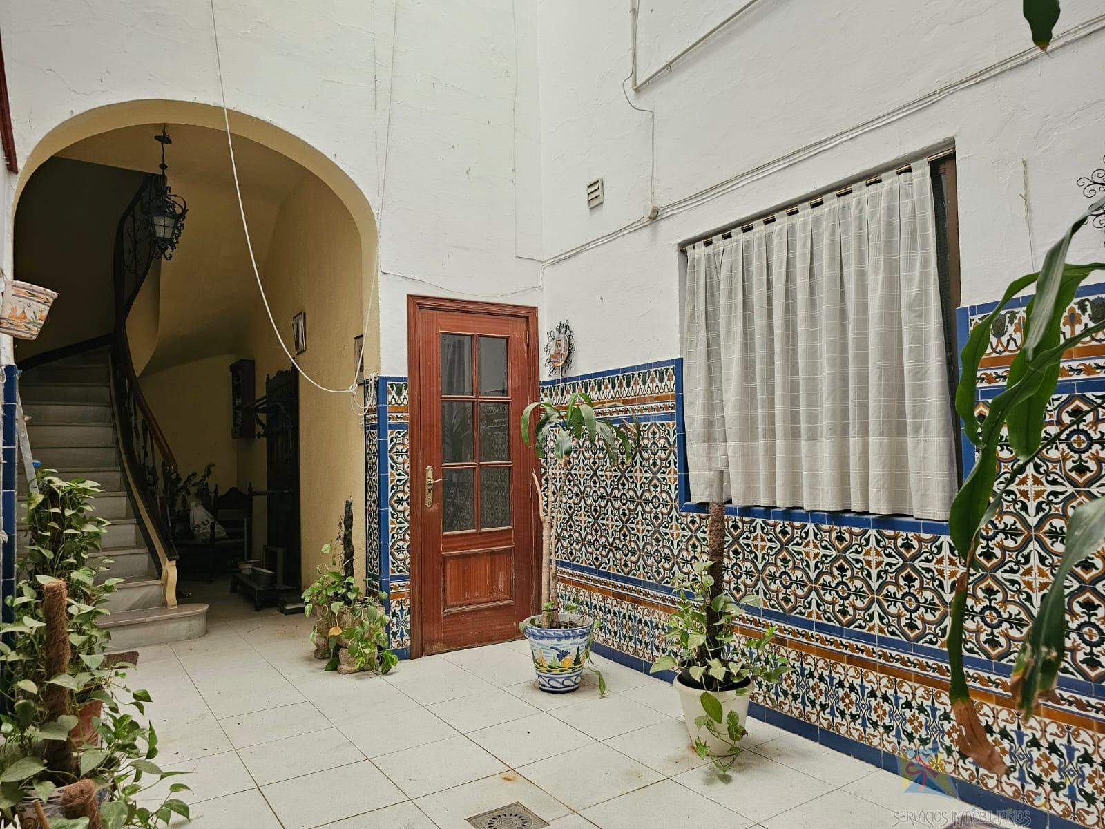 For sale of house in Coria del Rio