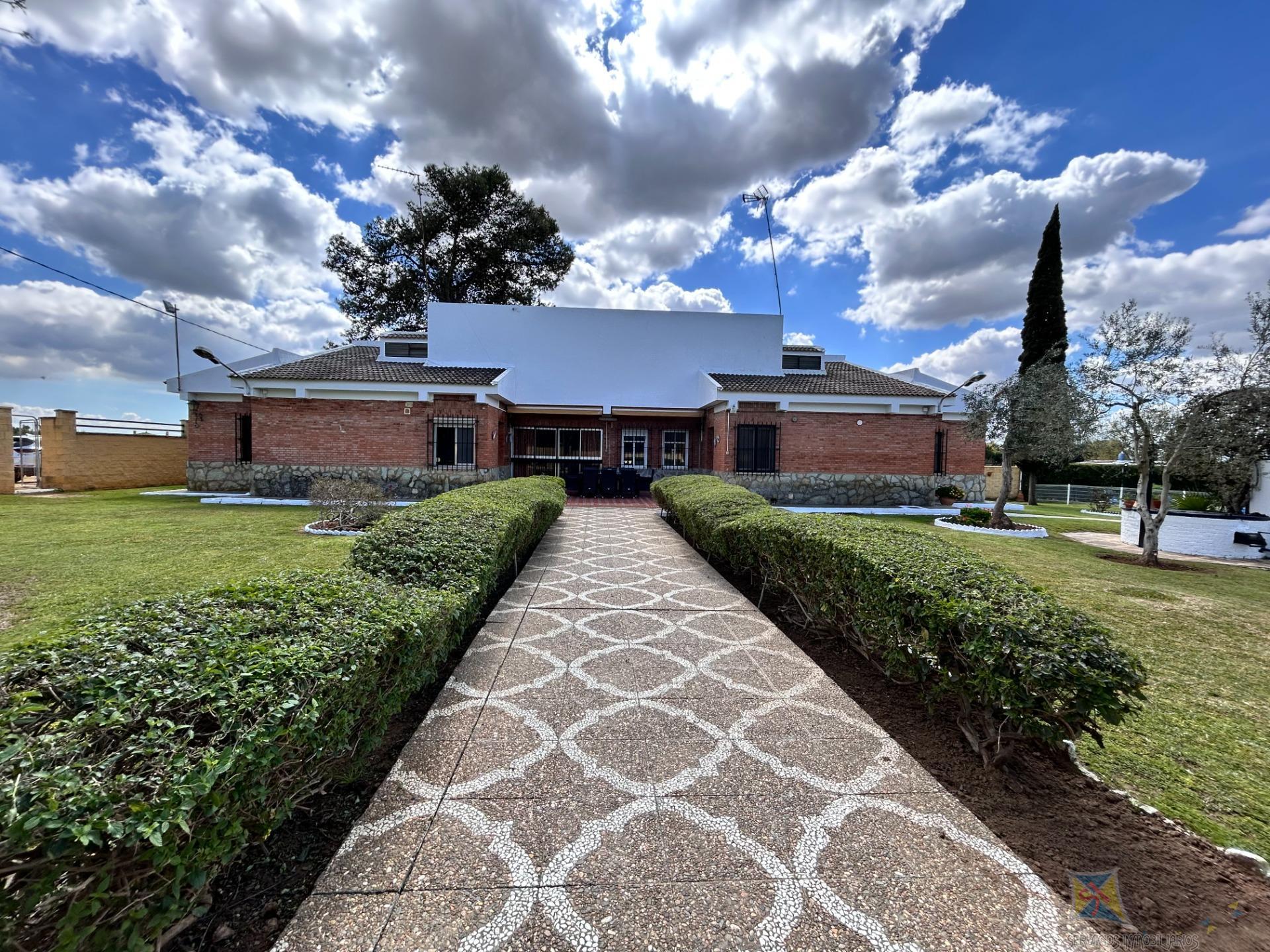 Venta de  en Villanueva del Ariscal