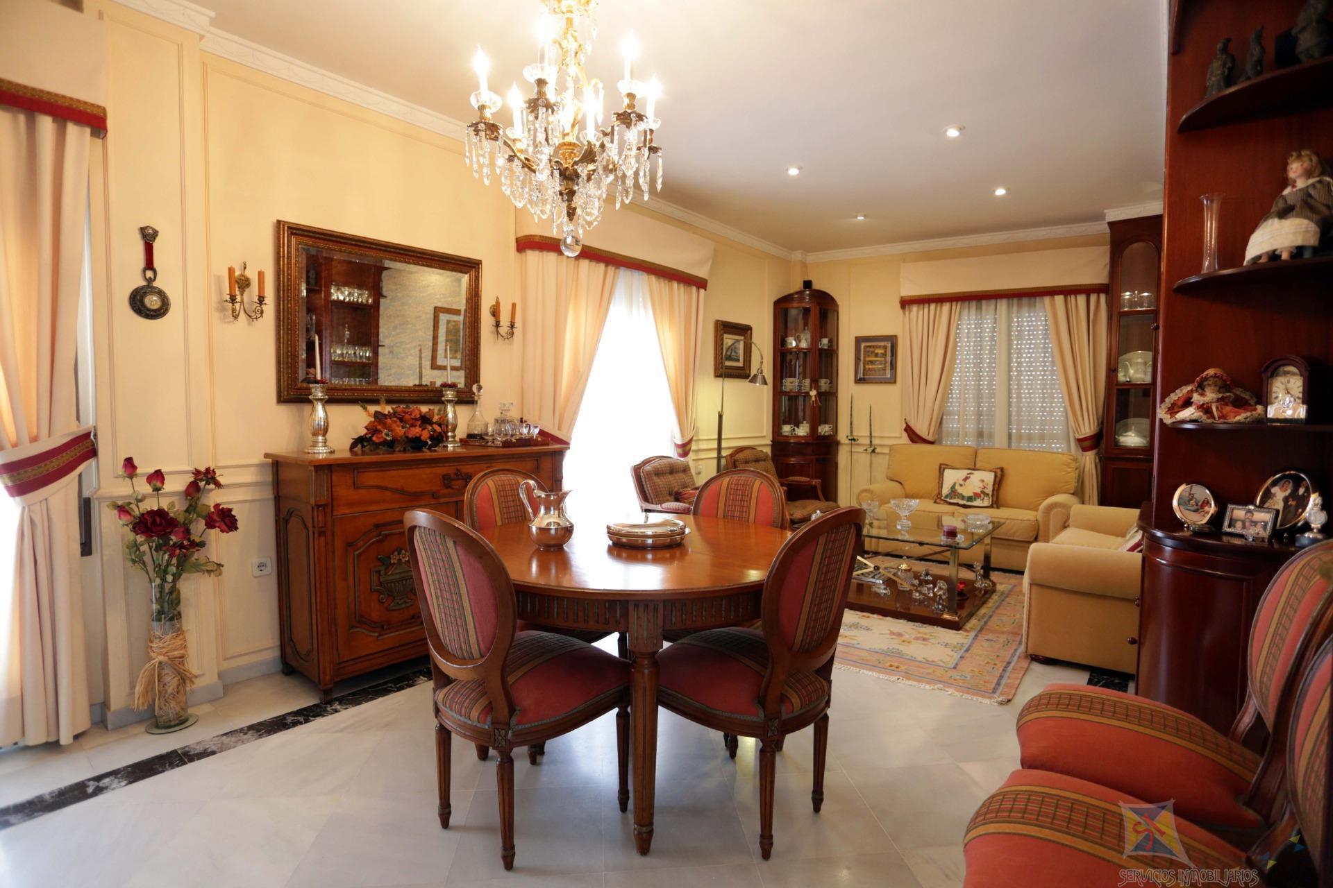 For sale of house in Coria del Rio