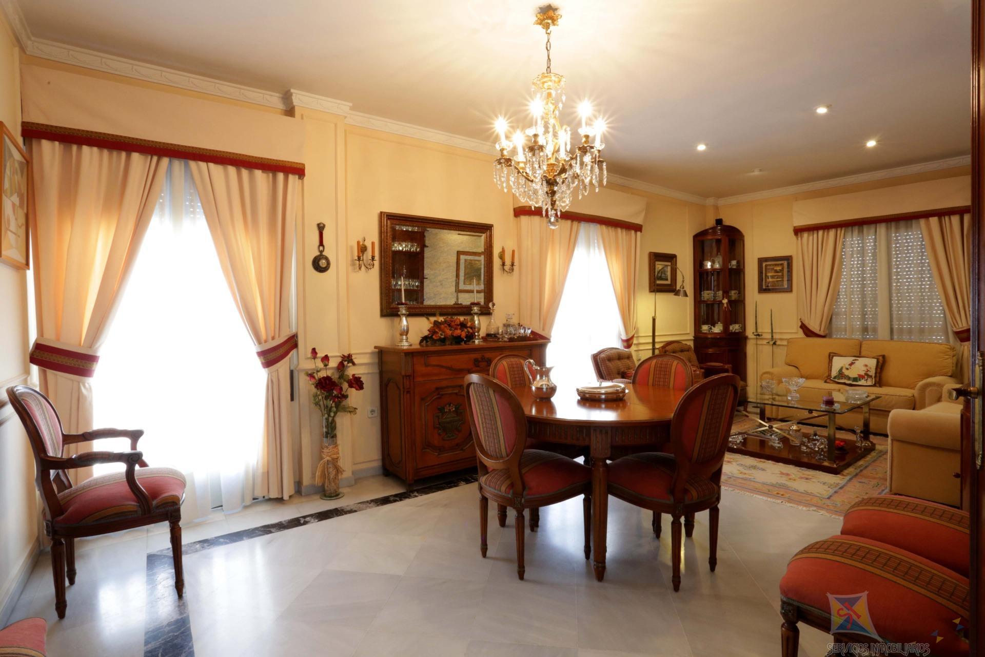 For sale of house in Coria del Rio