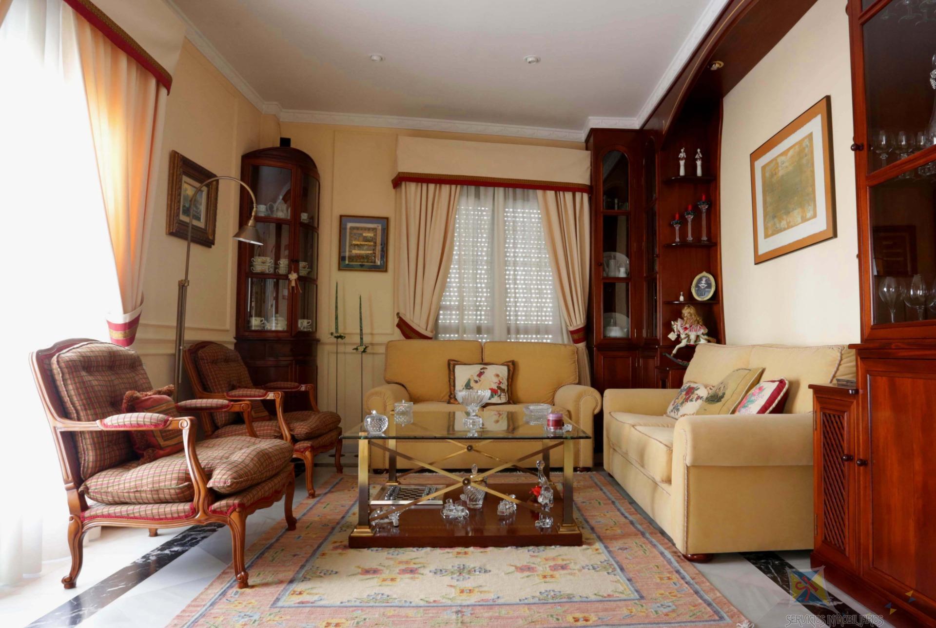 For sale of house in Coria del Rio