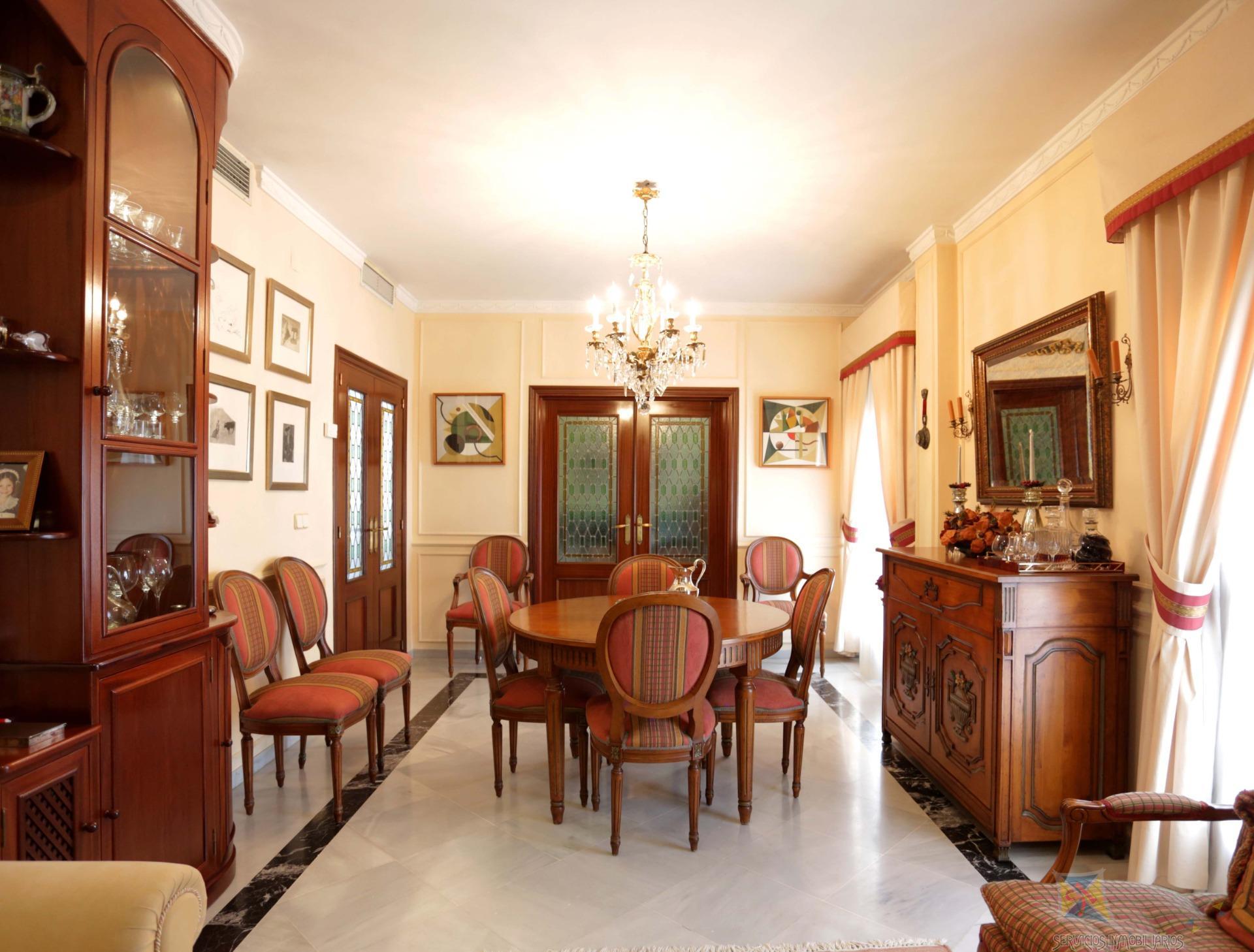For sale of house in Coria del Rio