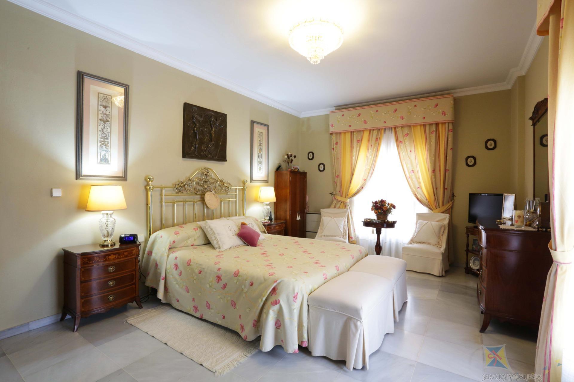 For sale of house in Coria del Rio