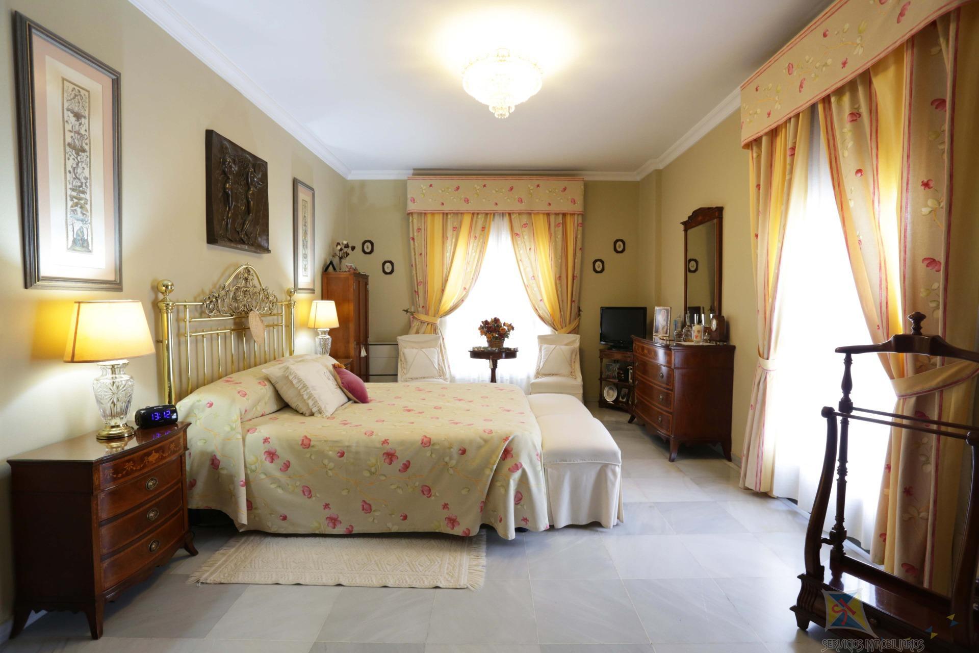 For sale of house in Coria del Rio