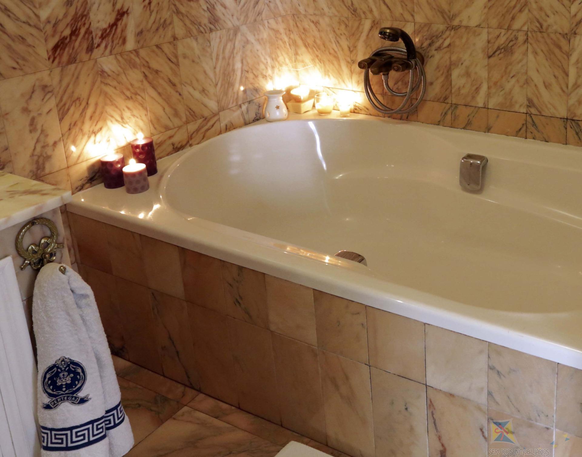 For sale of house in Coria del Rio